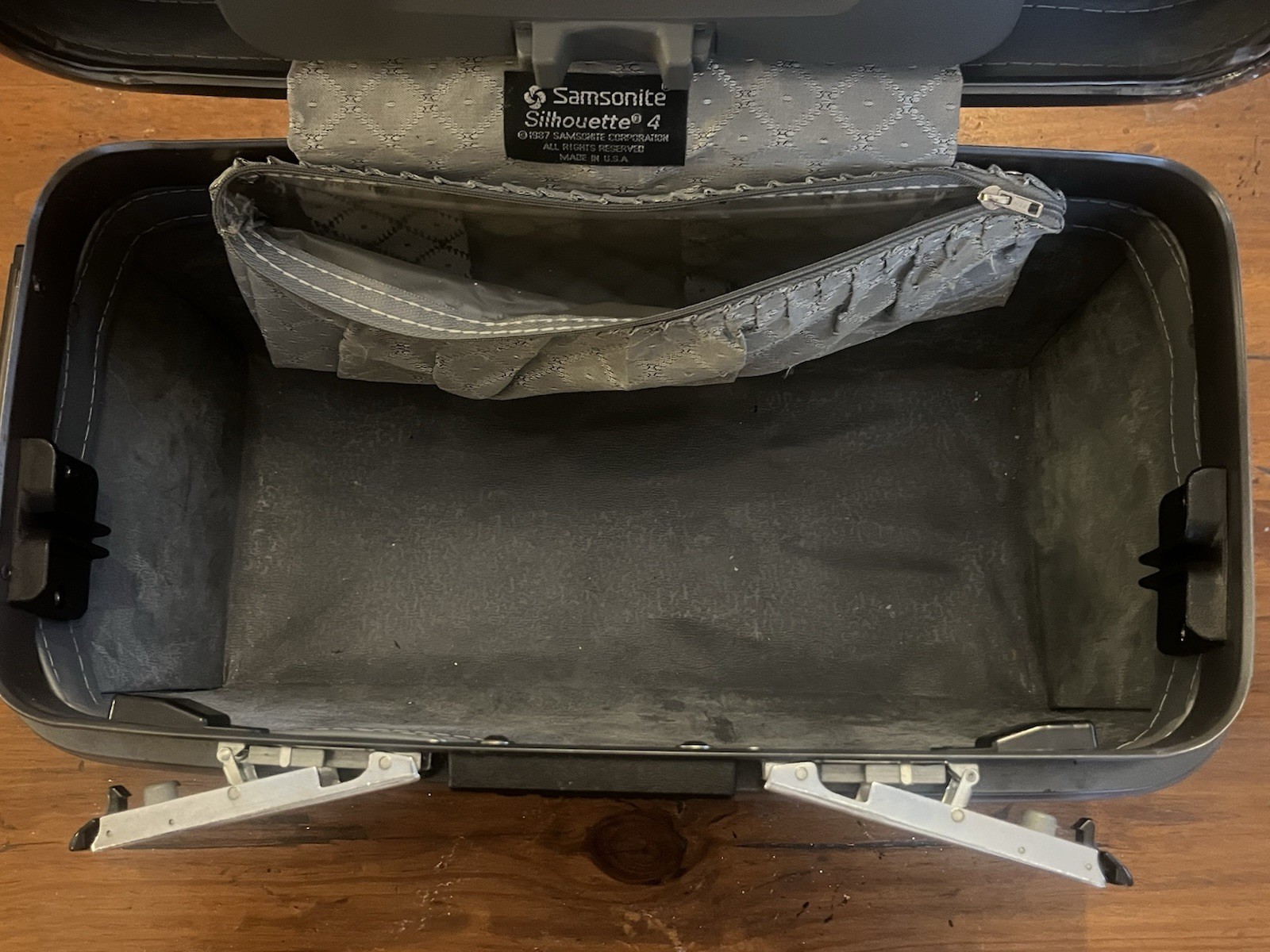 Vintage Samsonite Silhouette Train Travel Case Burgandy Cosmetic Storage w, Keys