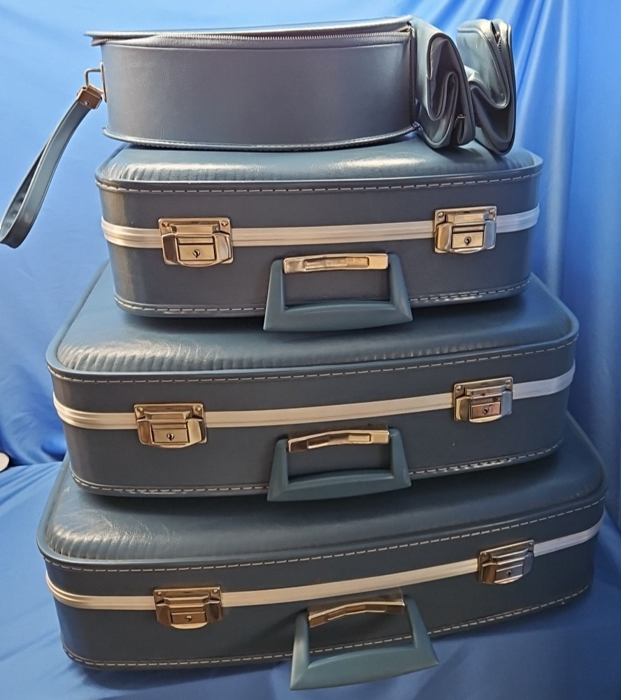 Vintage 1960s Blue Hard Shell Suitcase Quilted Interior Locking 6 Pc Set