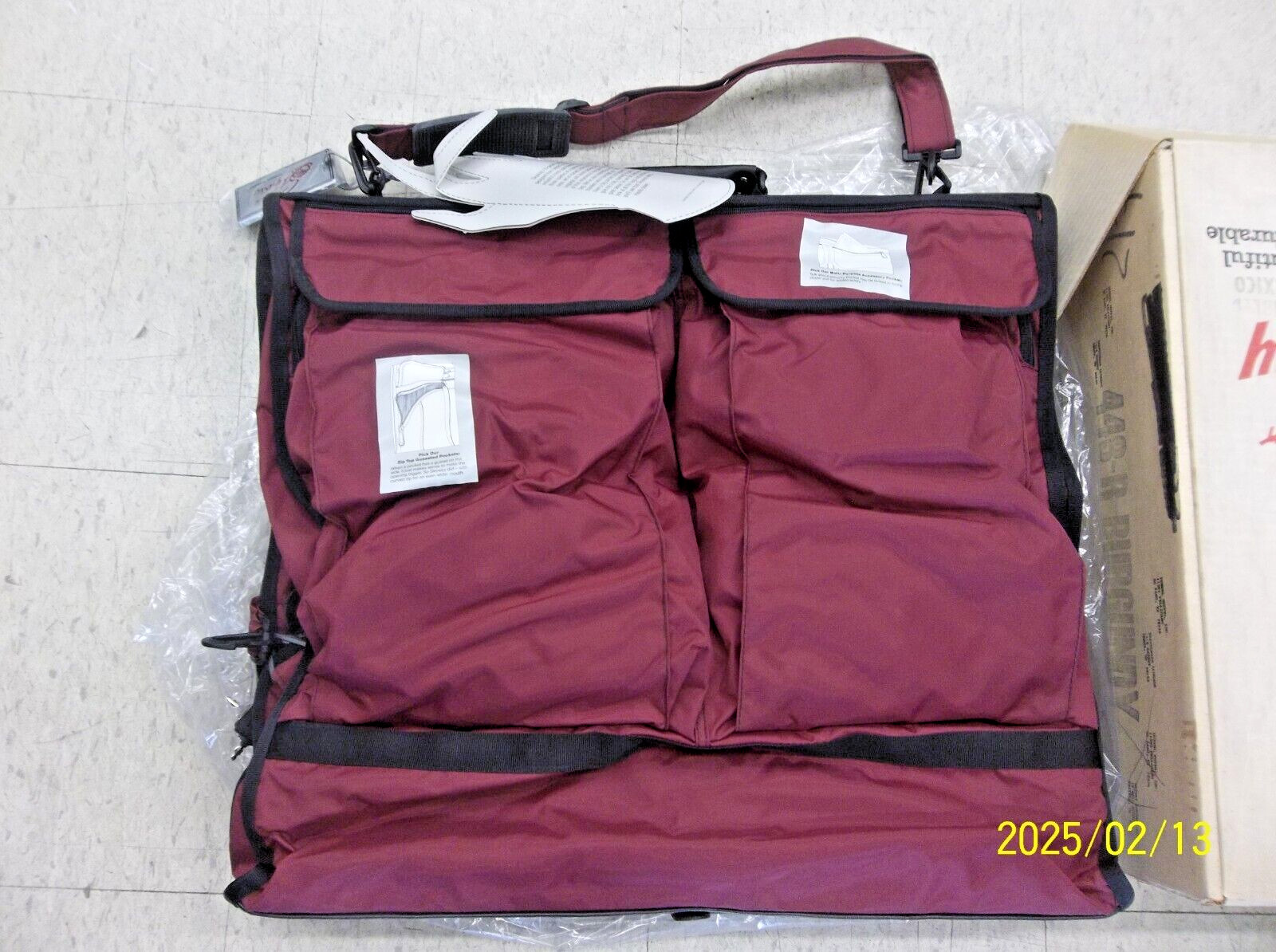 NEW VINTAGE Skyway Luggage Garment Bag BURGUNDY 448-R IN ORIGINAL BOX