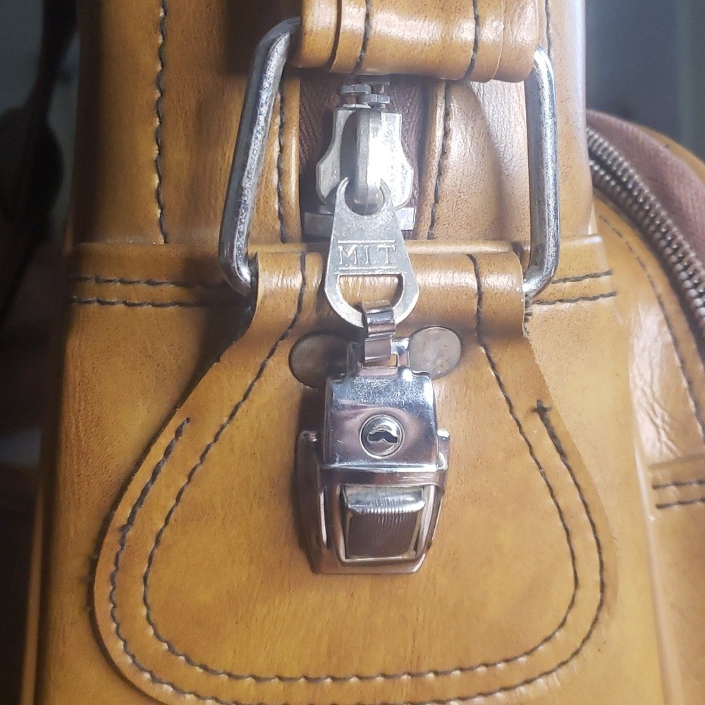 Vintage Airway Brown Carryon Case