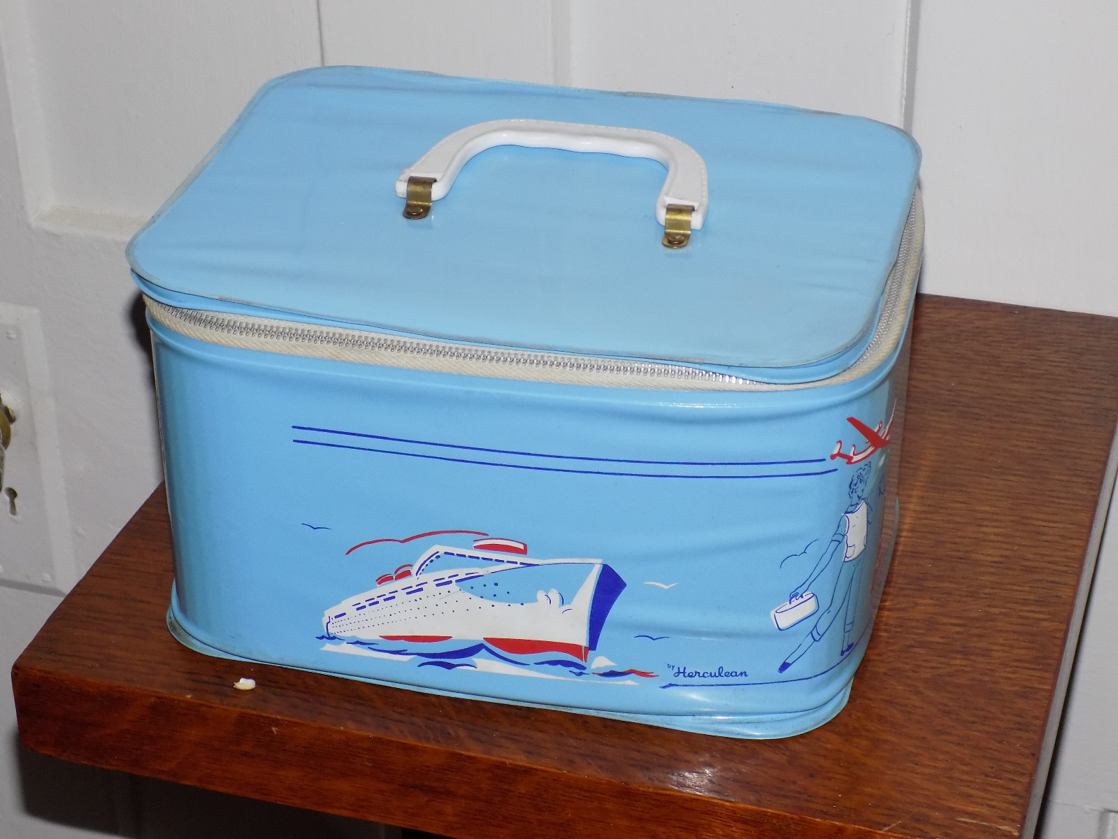 Vintage Herculean Vinyl over cardboard Travel Case