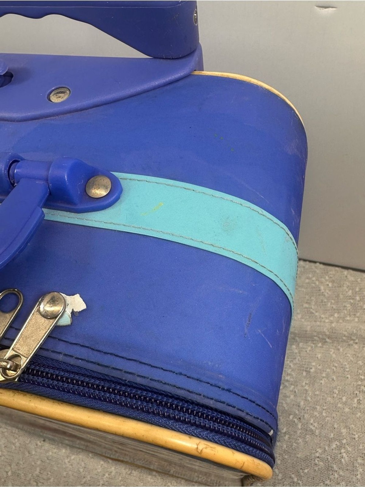 BEAR IN THE BIG BLUE HOUSE Wheeled Carry On Luggage for Children