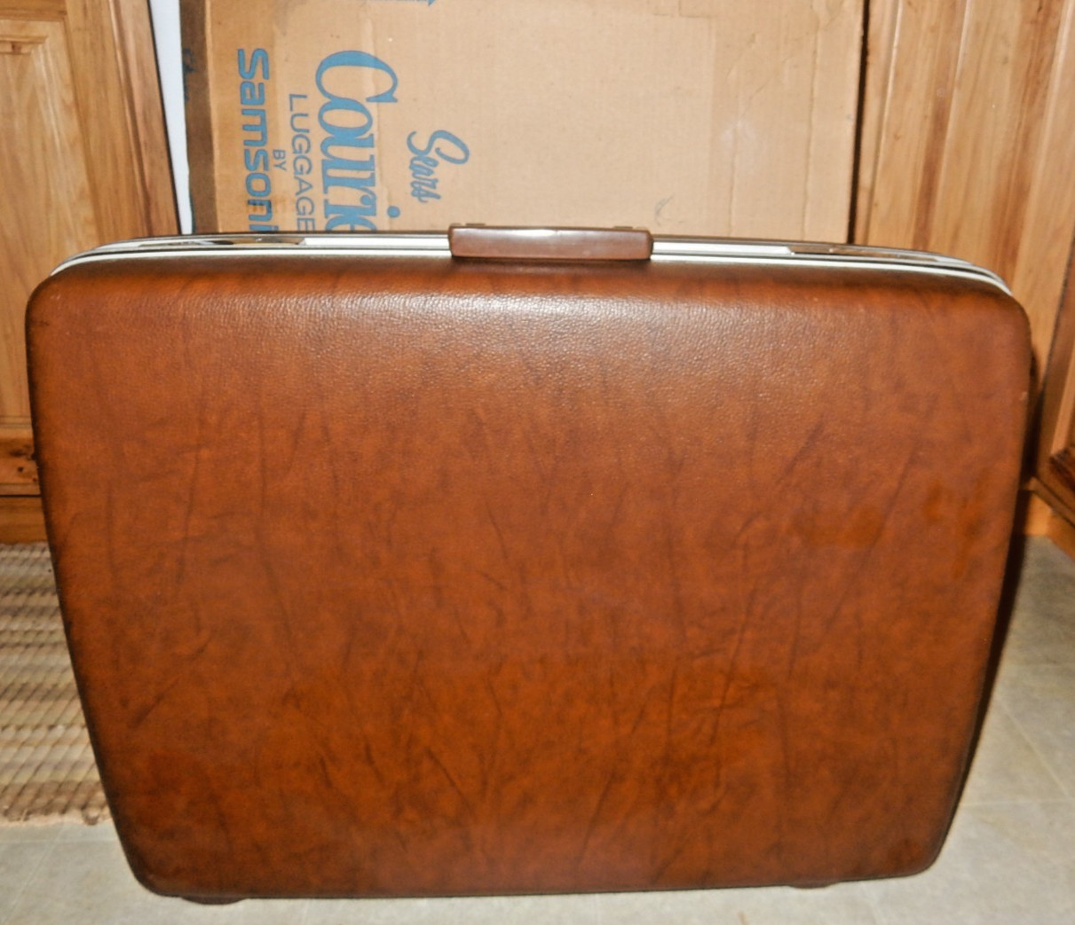 Vintage Sears Courier SAMSONITE Train Hard Suitcase Mens 3 suit in Box CLEAN