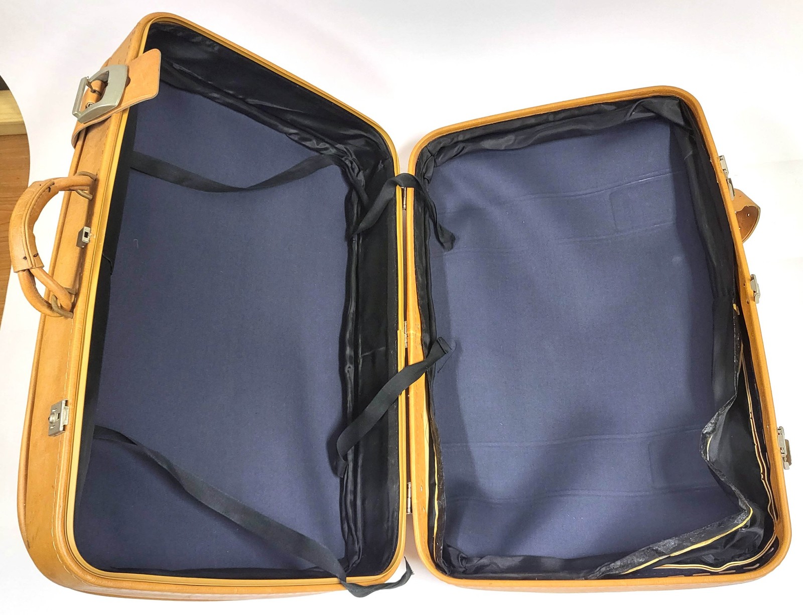 Vintage Mid-Century Faux-Leather Suitcase – Cognac 28″ Travel Case