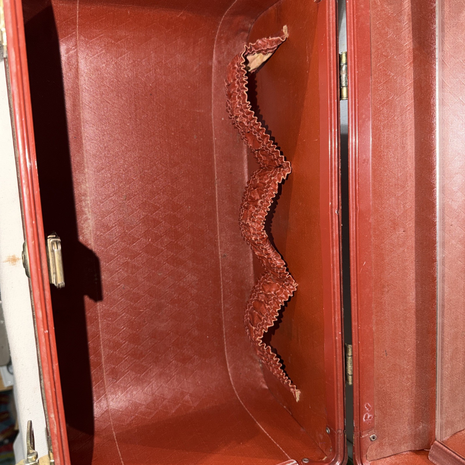 Taperlite 1950s True Vintage Brown Faux Leather Hard Vanity Case Locking
