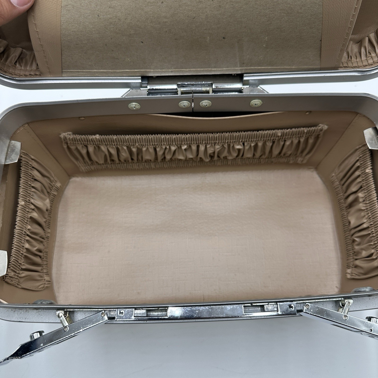 VTG Samsonite Silhouette Train Case Tray Key Luggage Makeup Mirror Beige Travel
