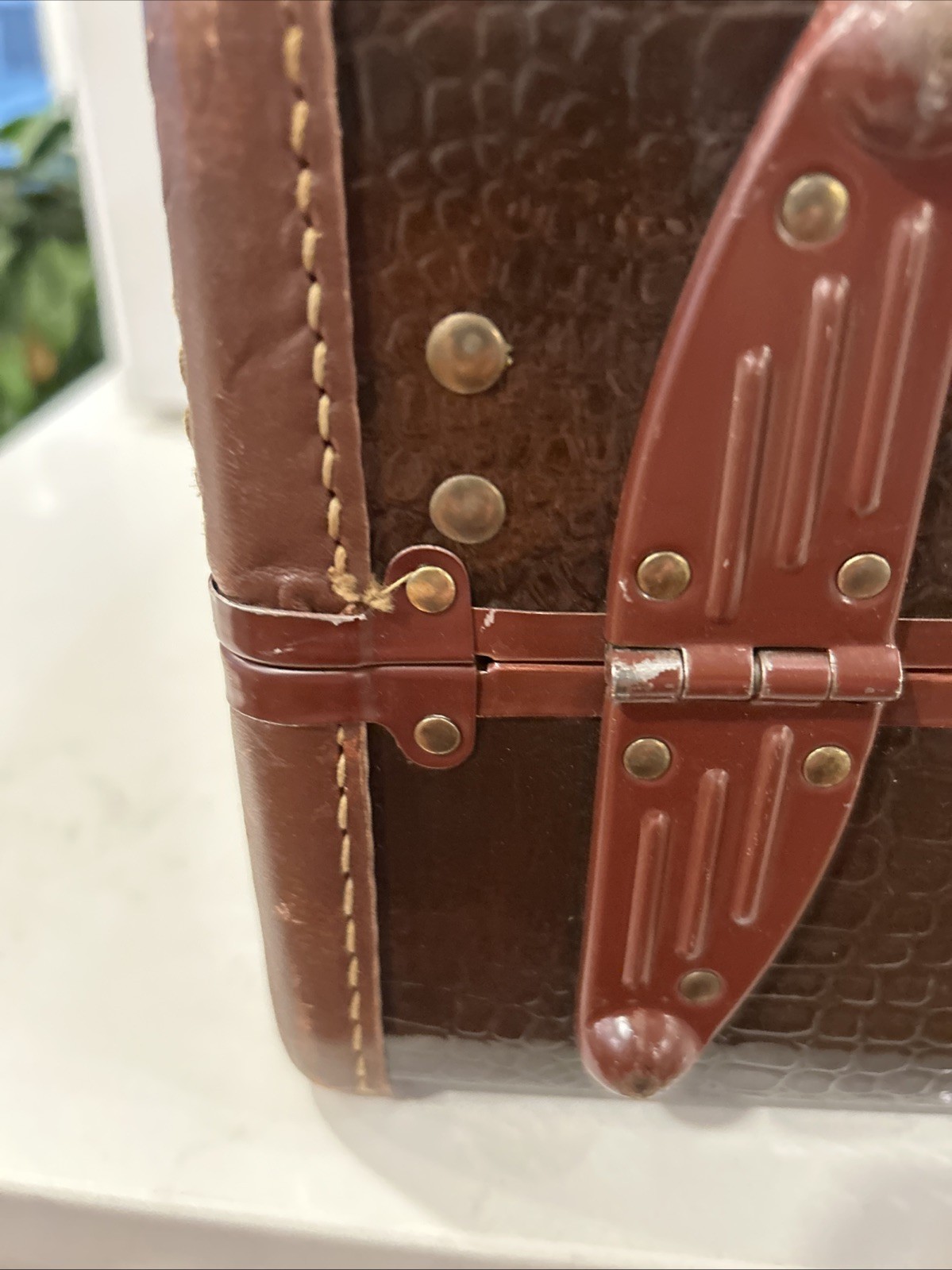 Vintage Shwayder Brothers Samsonite Faux Alligator Suitcase 4112 1940s