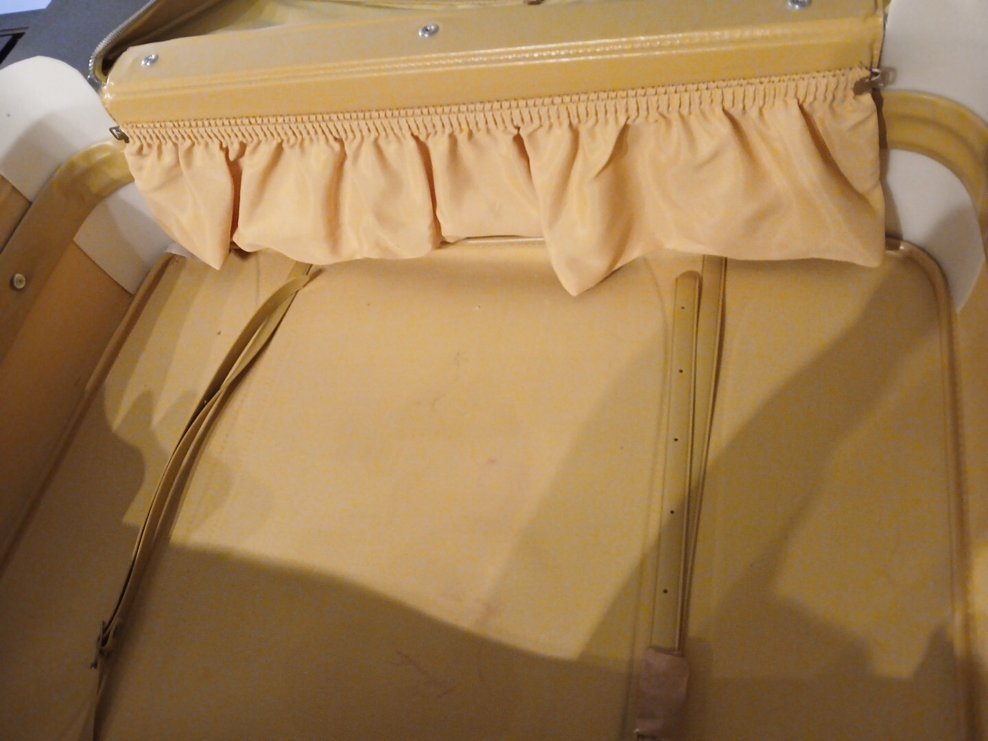1975 2 American Tourister Escort Luggage & Suit/Dress Hanger w/ HANGERS Yellow