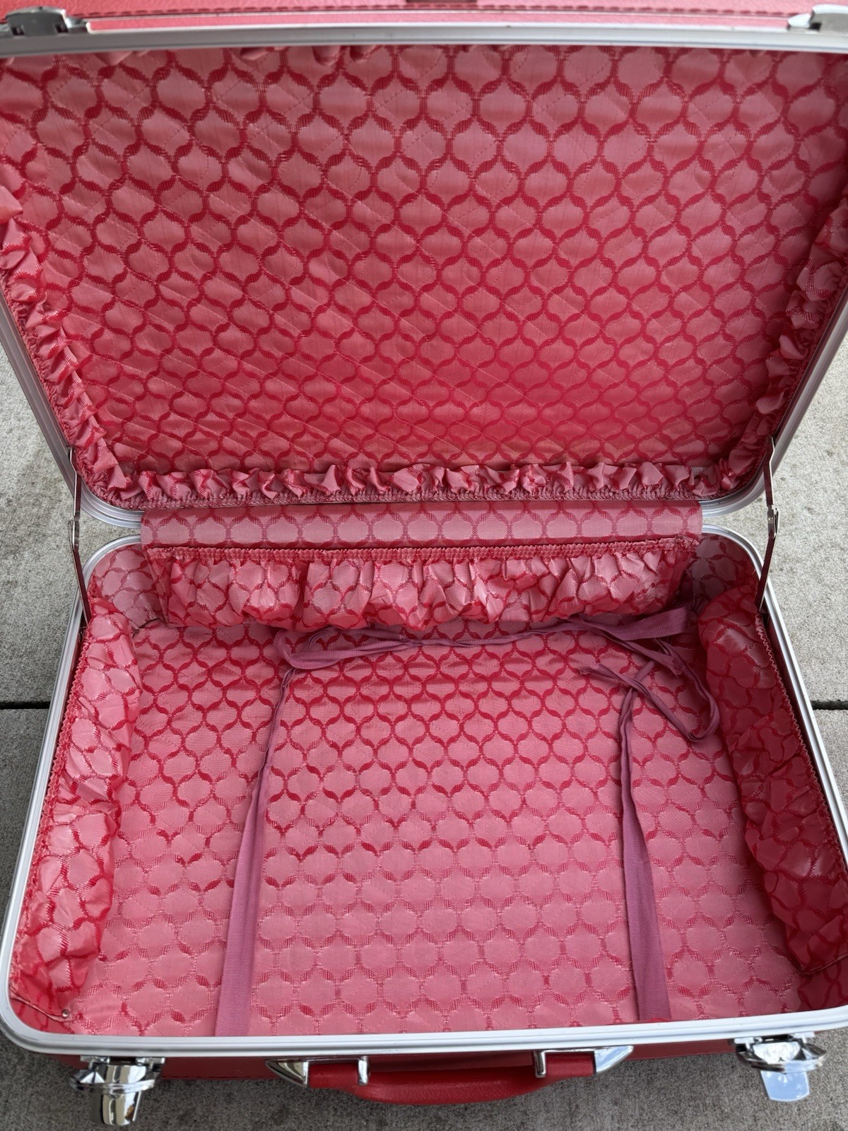 Set Of Vintage Amelia Earhart Red Travel Luggage Suitcases with KEYS
