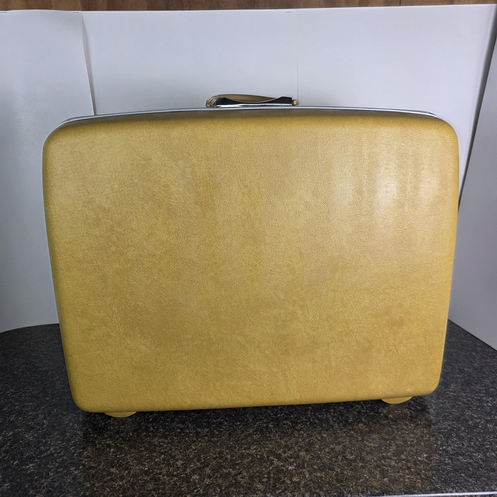 Vintage Samsonite Silhouette Yellow Hard Shell Suitcase USA Luggage Travel Case