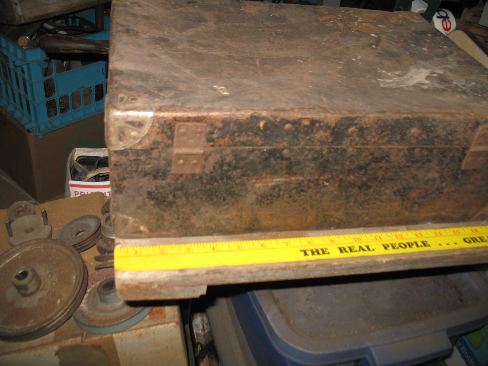 VTG METAL WOOD LINED SUITCASE TRUNK SALVAGE DISTRESSED CABIN PROP ART FARM DECOR