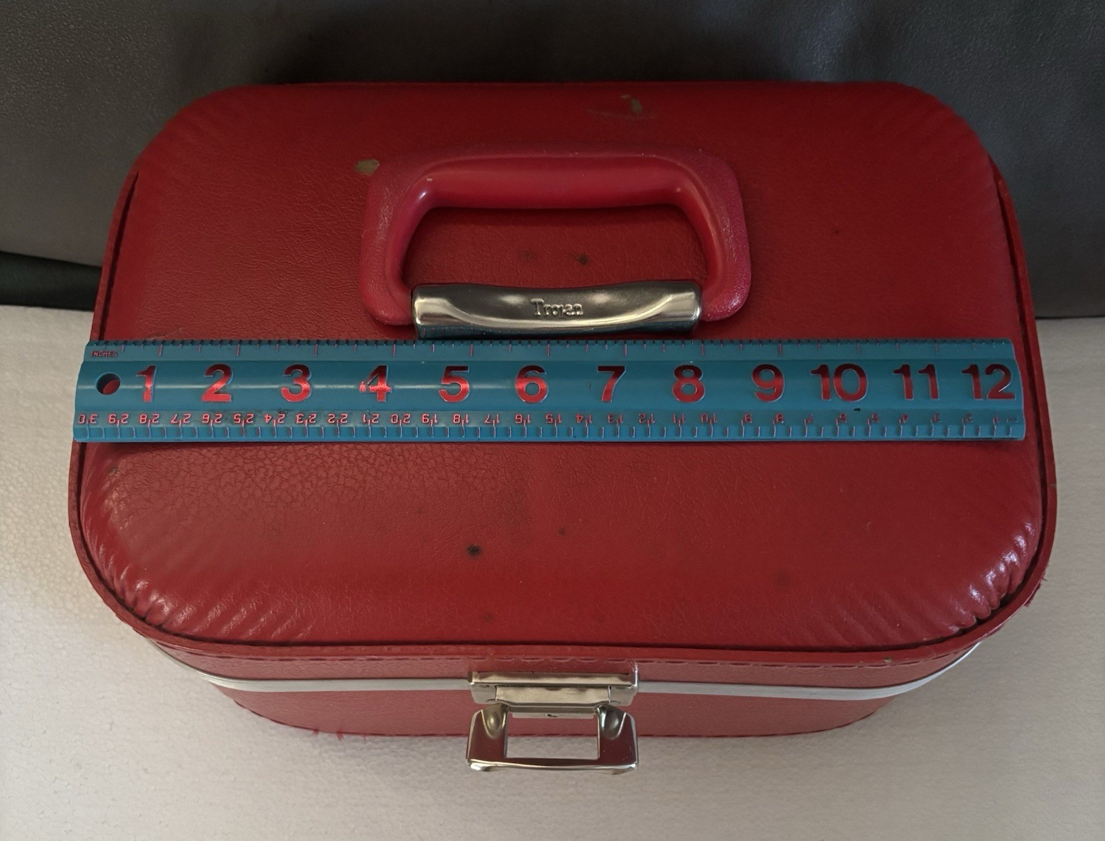 Vintage Red Trojan Hard shell Travel/Train Case/make-up Case 1970s No Key