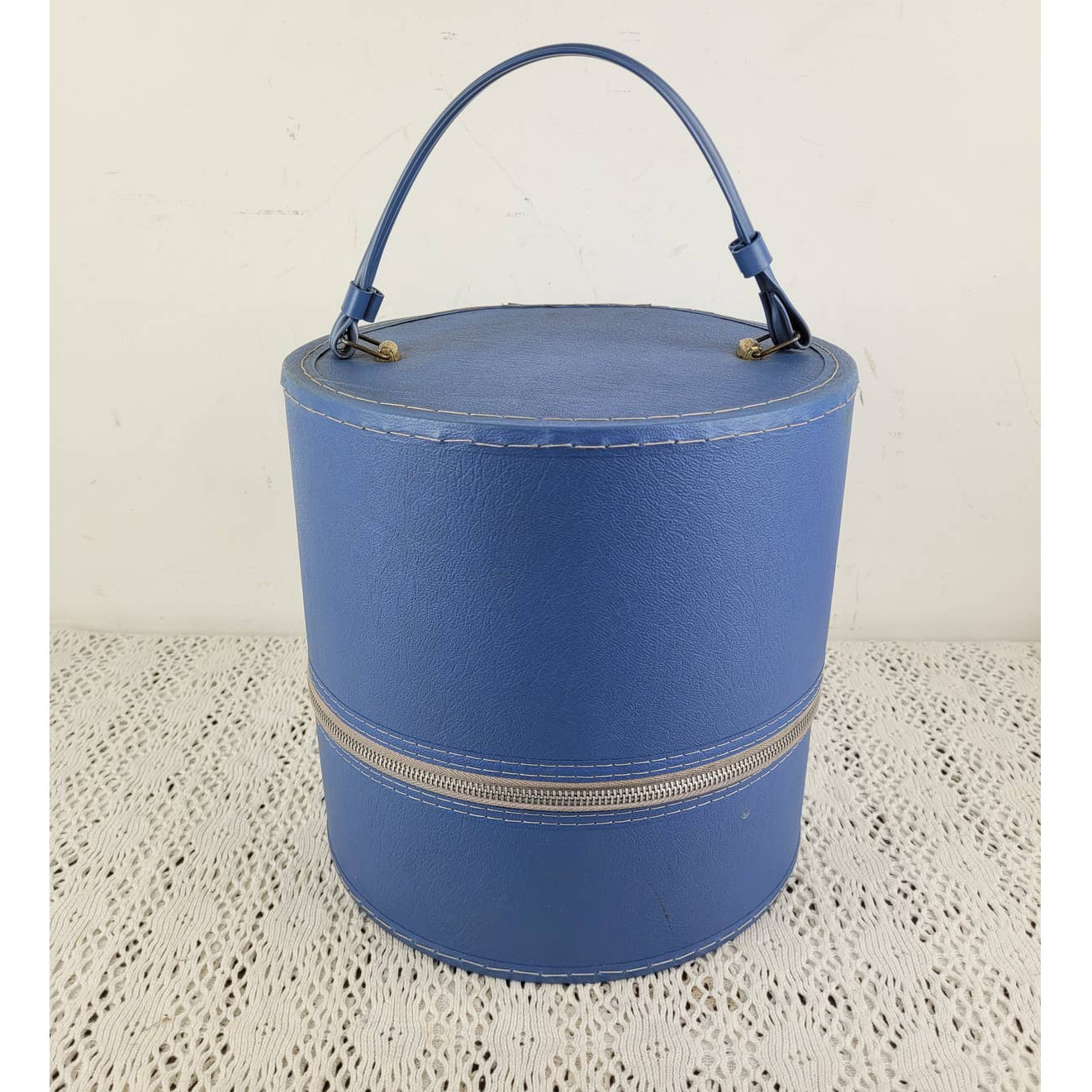 Vintage 1950s / 1960s Blue Retro Travel Hat or Wig w Handle Box Suitcase Luggage