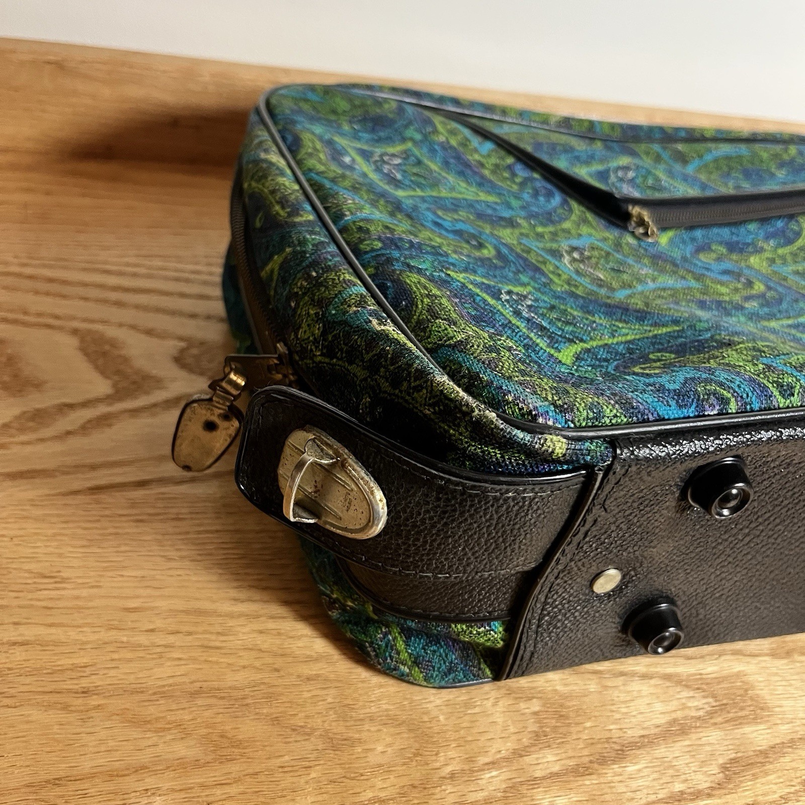 Vintage 60’S 70’S Paisley Suitcase Luggage Hippie Bag Canvas Blue Green NO KEY