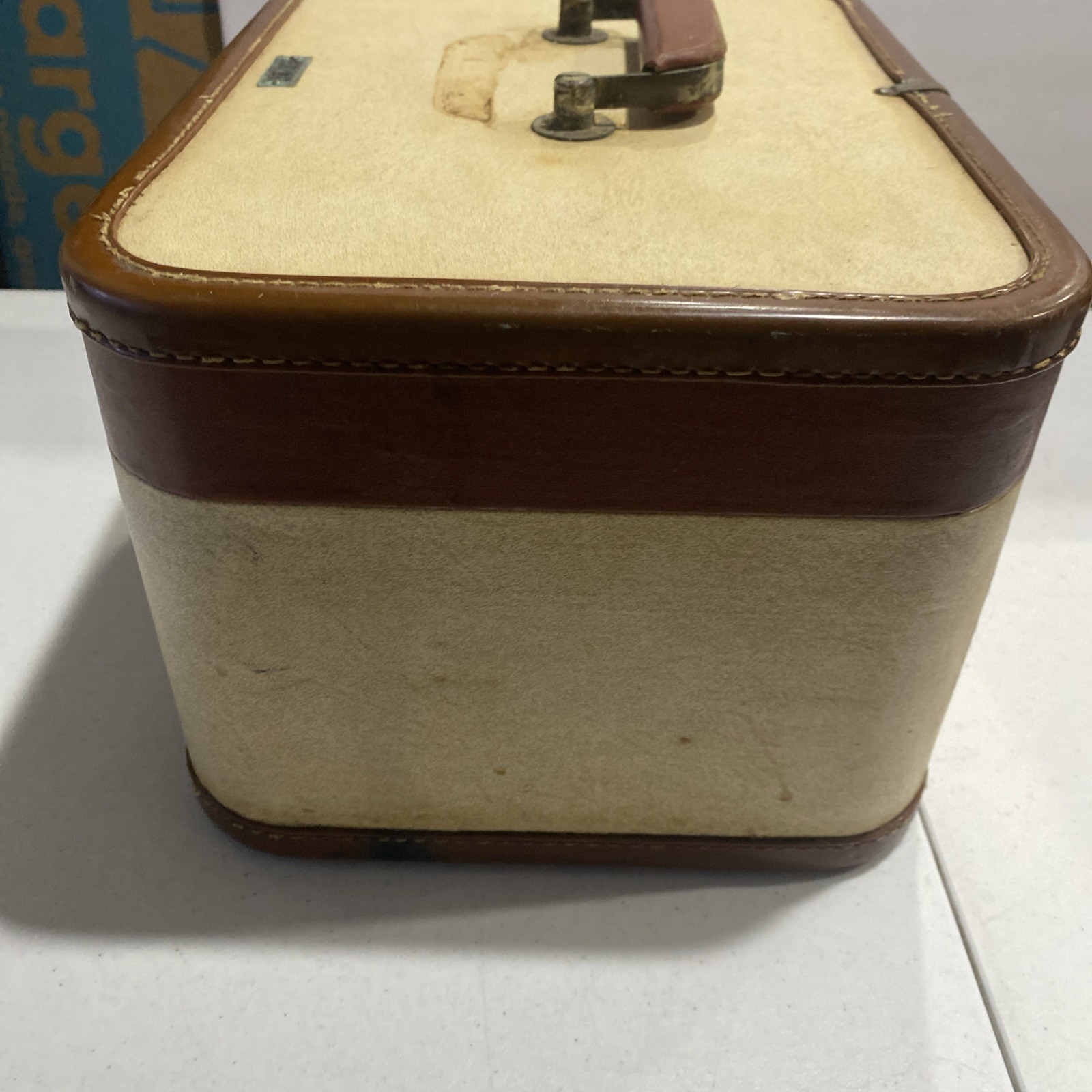 Aeropak Suitcase Vintage Luggage 14” X 10” -Height 8”