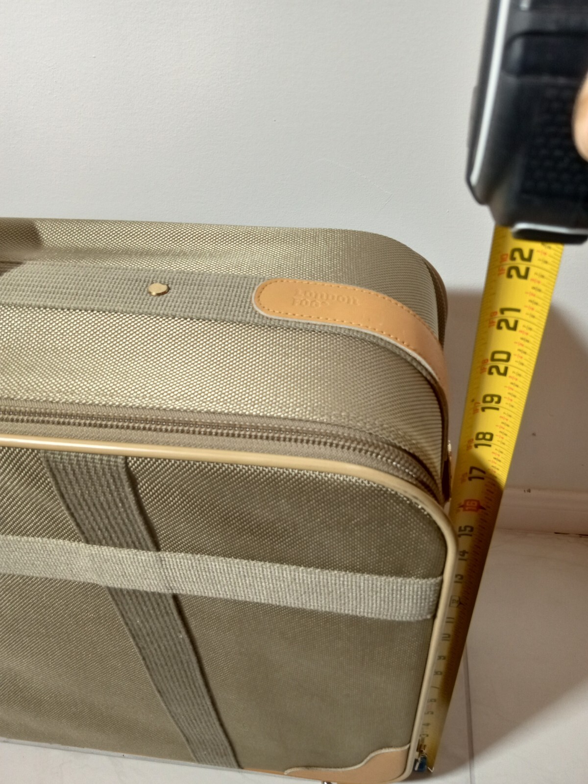 RARE Vintage London Fog Suitcase with box SEE IMAGES & DESC