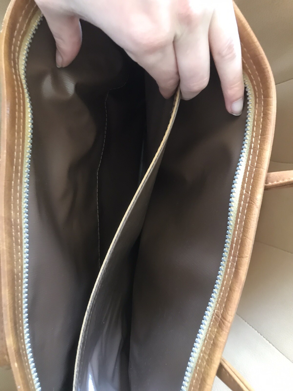 Vintage 1975 American Luggage Works Leather Attache Bag Handles Zipper Laptop VG