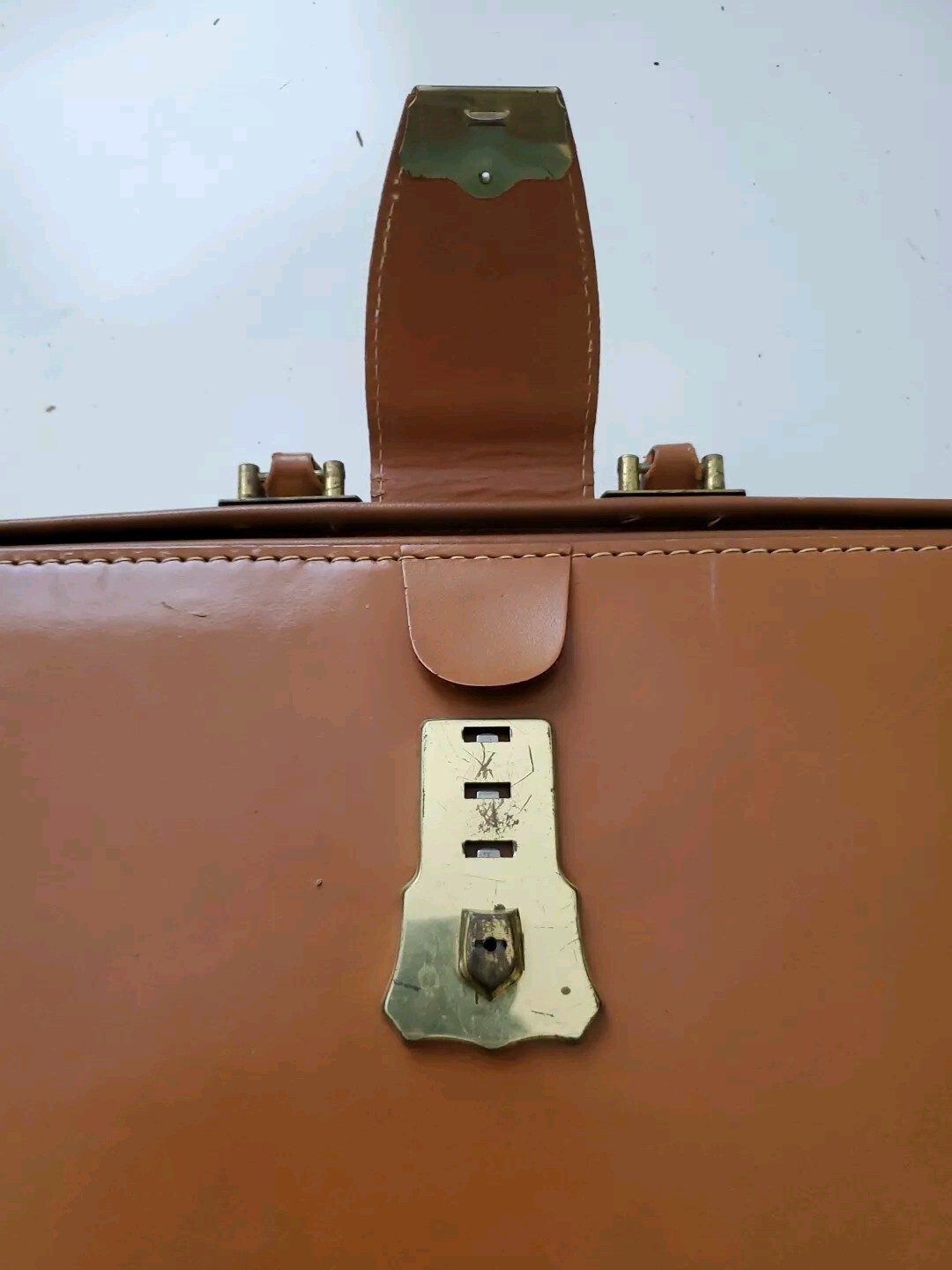 Vtg Maximillian Cowhide Leather Brief Suit Case Brown.