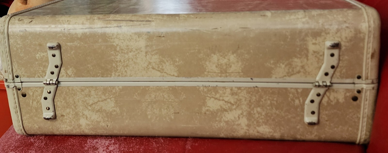 Vintage 21in Hard Shell Suit Case Tan Beige Marble 2541 BENIFITS CHARITY No Key