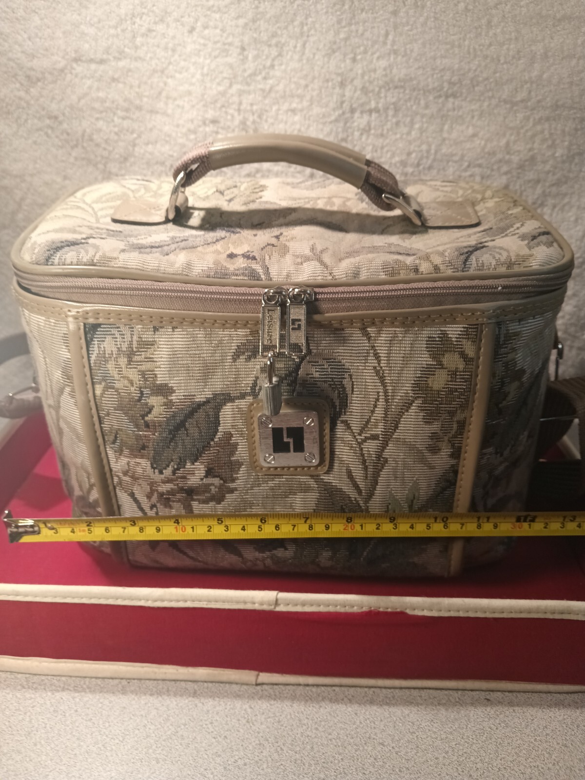 VINTAGE RETO TAPESTRY LEISURE TRAIN CASE, LUGGAGE, TRAVIL, MAKEUP CASE, COSMETIC