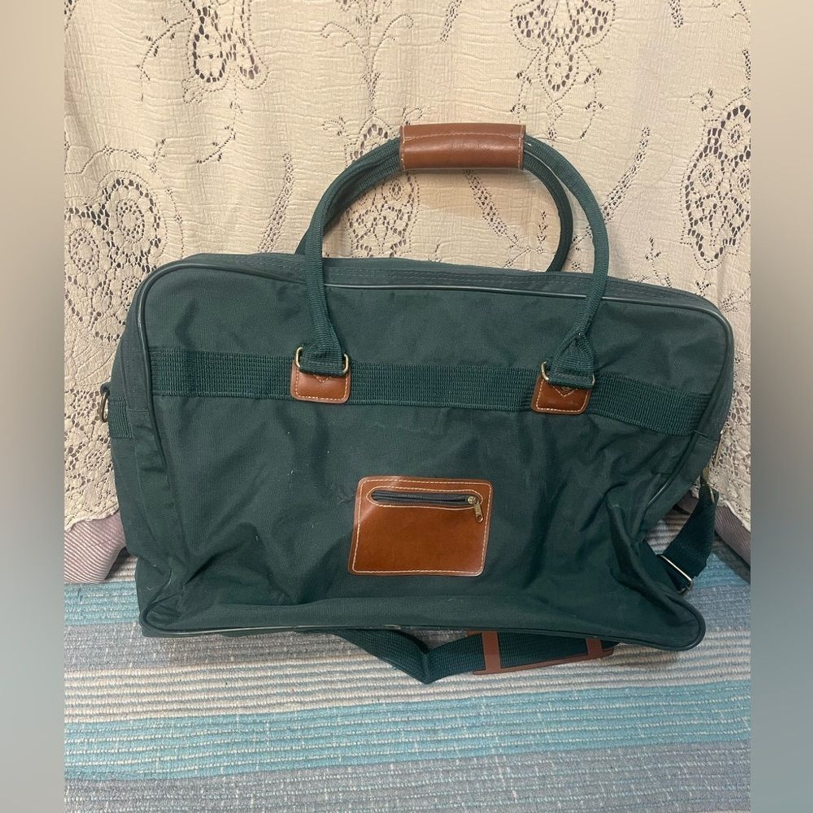 Jaguar: vintage duffle with faux leather details