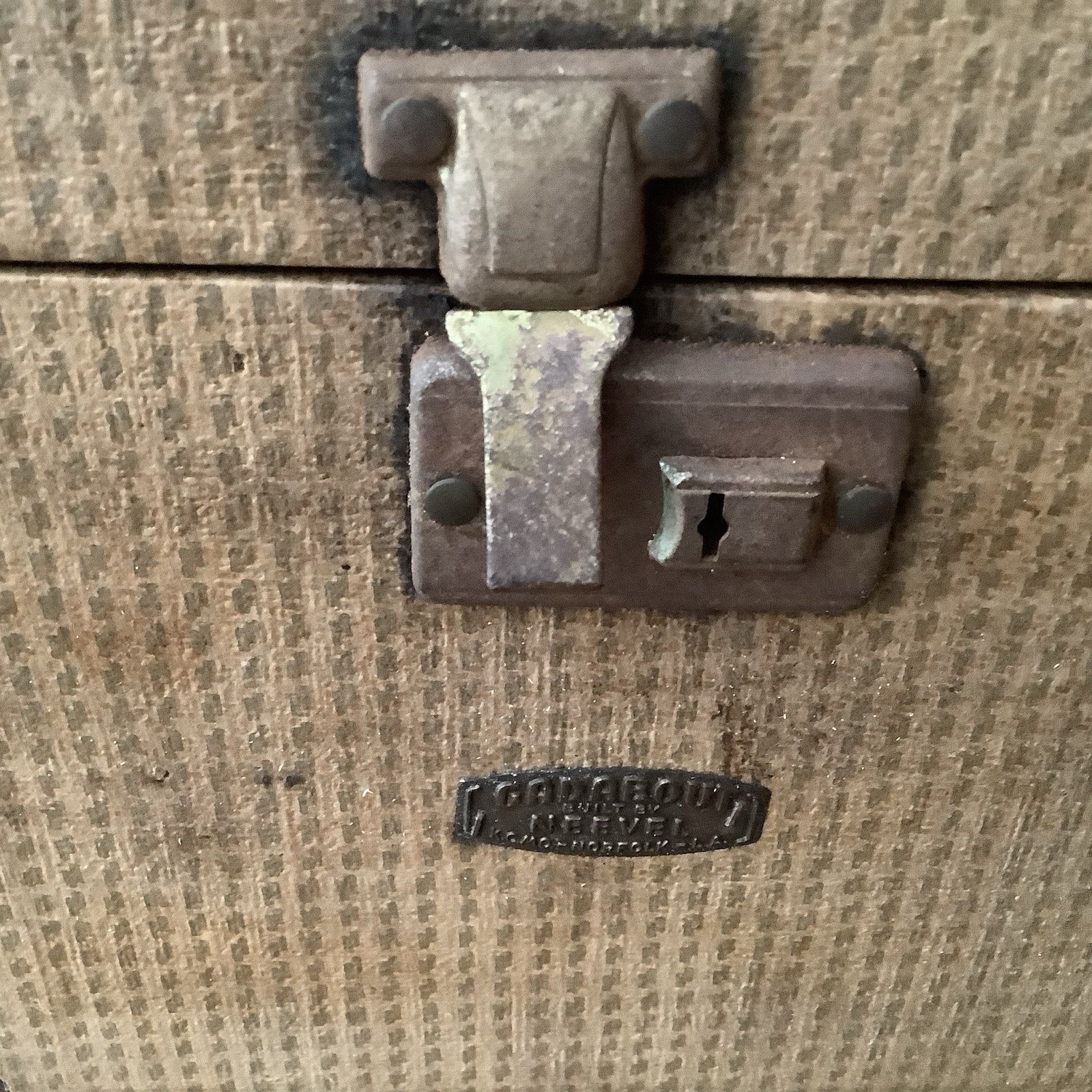 Vintage Gadabout by Neevel Luggage Traveling Case With Mirror 11” X 7” X 6”