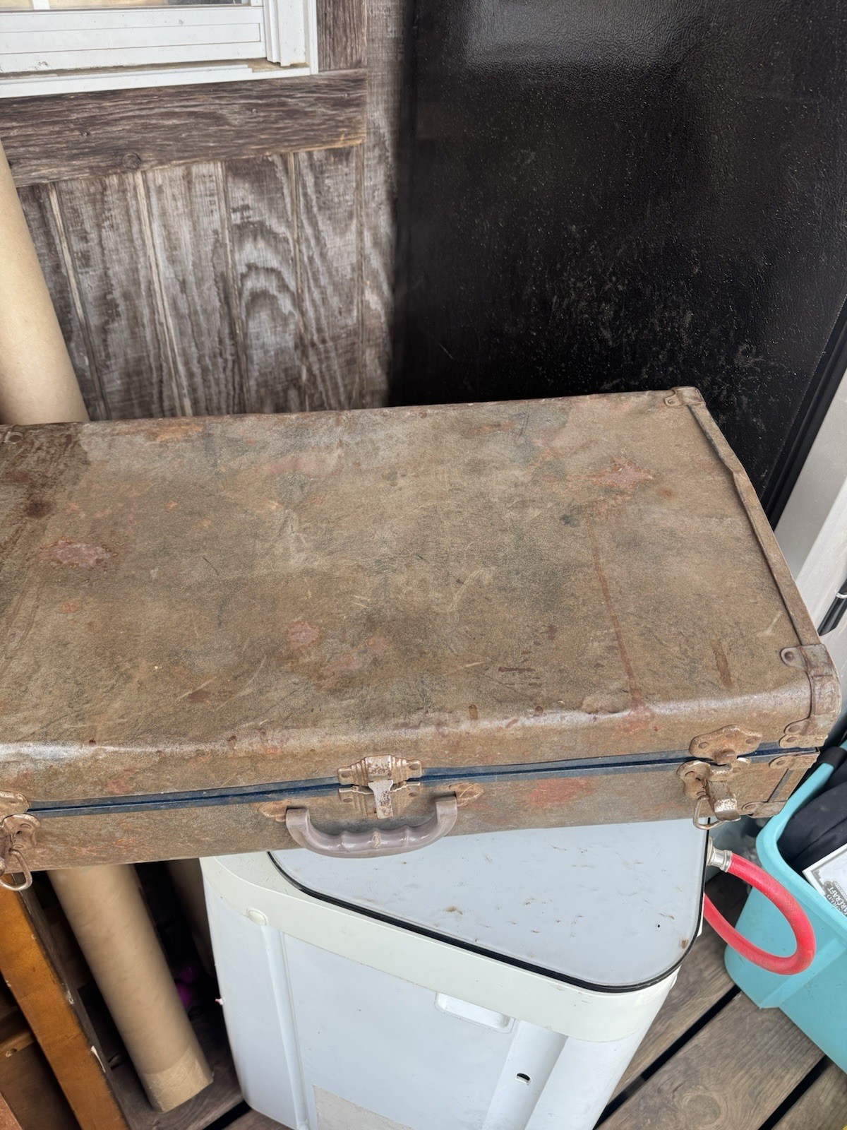 VINTAGE METAL SUITCASE..BROWN..27.” X 15.5″ X 8.5″ 1940s Military Travel Case