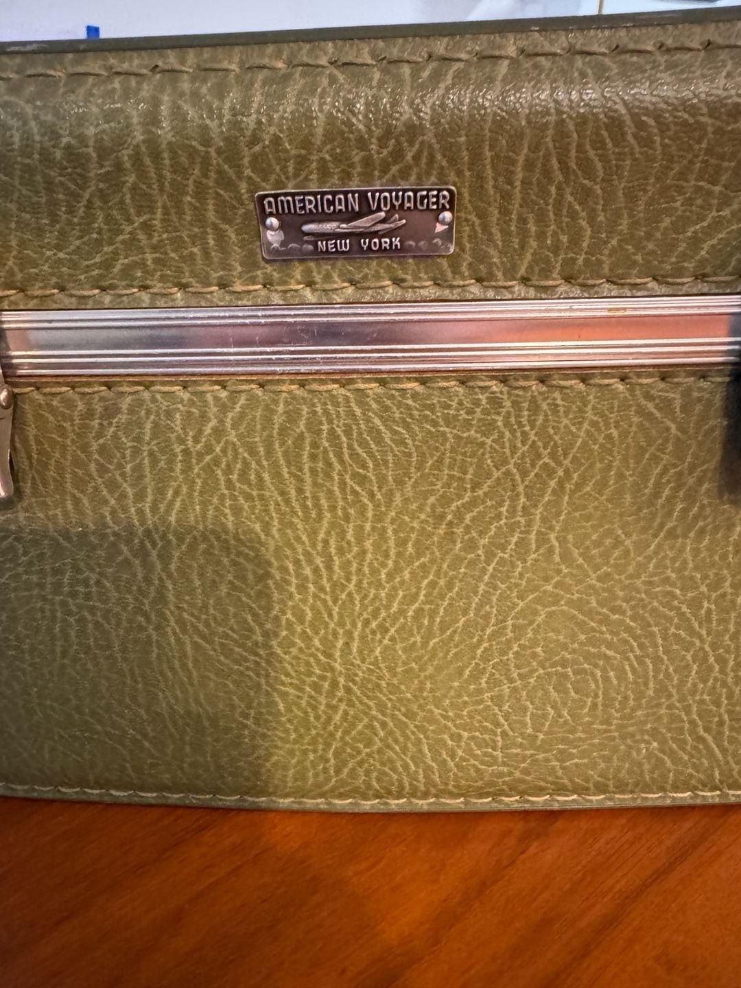 Vintage American Voyager New York Olive Green Train Case Vanity Cosmetic Bag