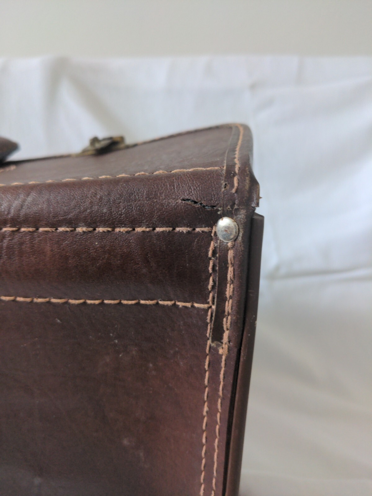 Vintage Howe Leather Case Bag Salesman Pilot Brief Case See Description