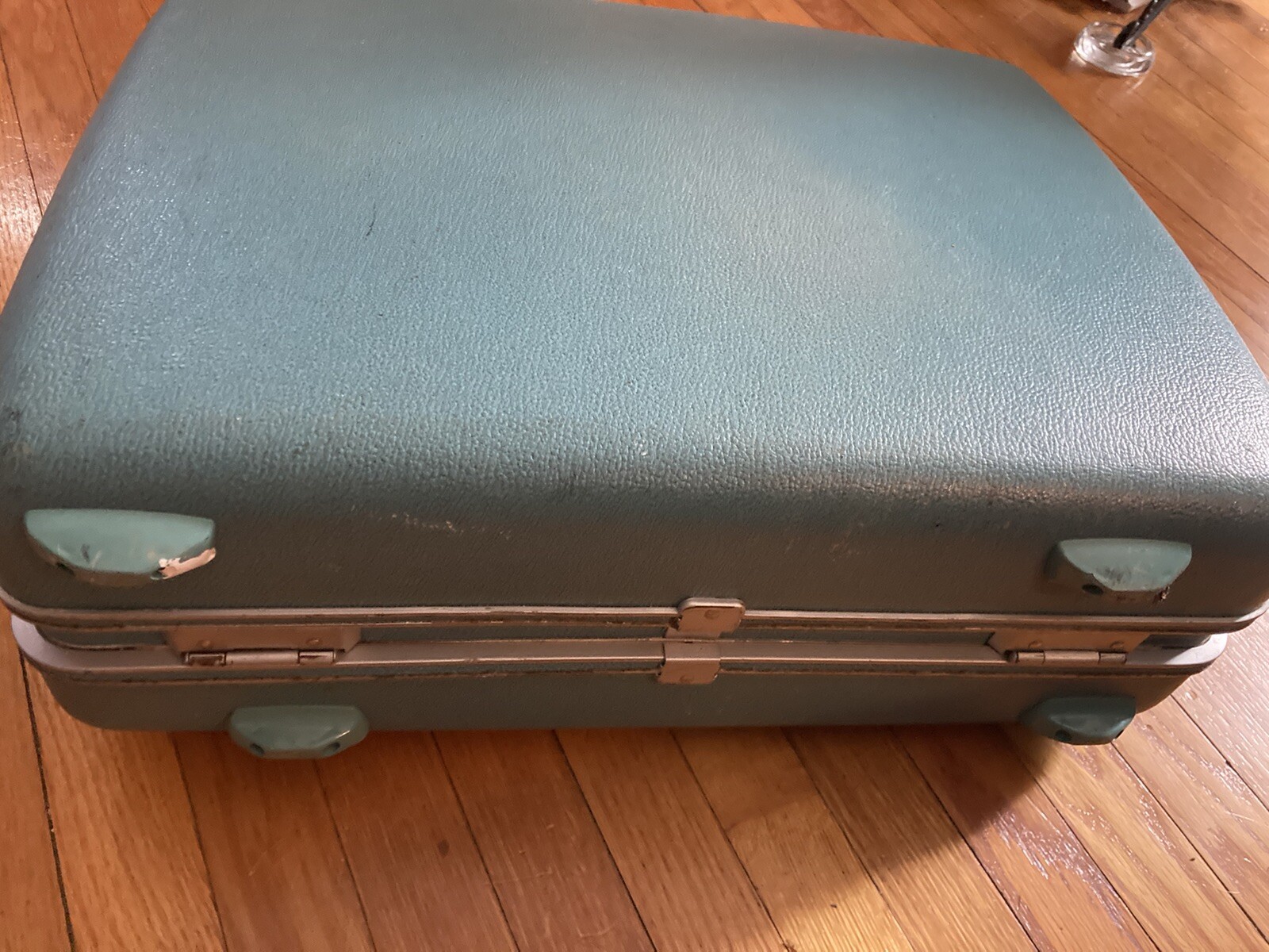 Vtg Sears Courier Hard Suitcase/Luggage Turquoise color? Around 20 in x 18