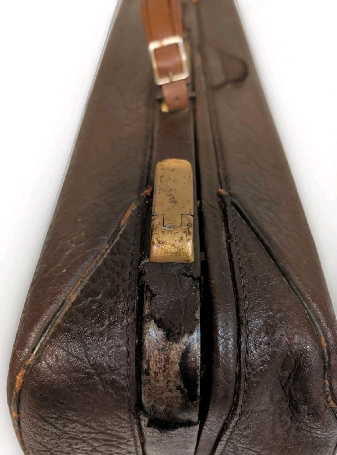 Antique Brown Leather Suitcase Doctor Bag Shape Brass Latch Vtg 22.5×13.5×9.5″
