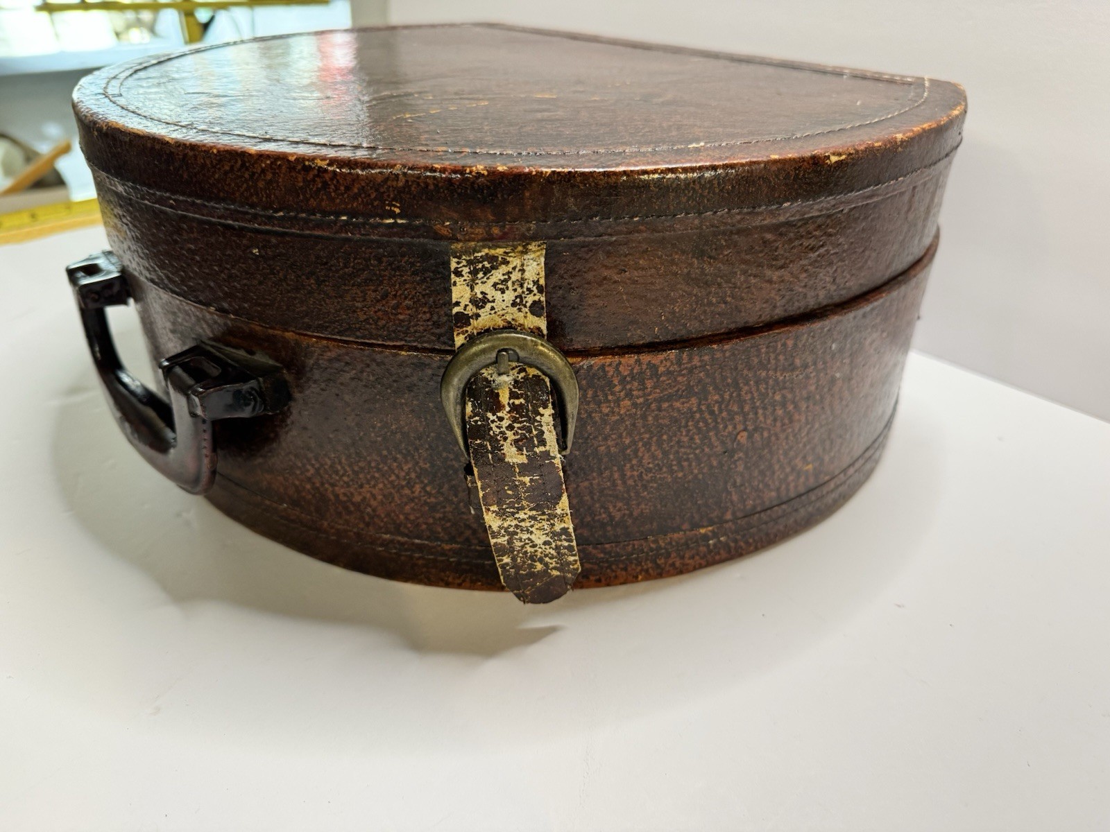 Antique Faux Leather Travel Hat Box Luggage Brown 14x10x9in See Photos