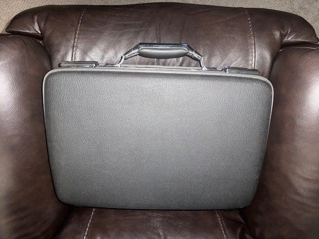 American Tourister TIARA Briefcase Attache Gray Hard shell 19″ x 13″ x 5″