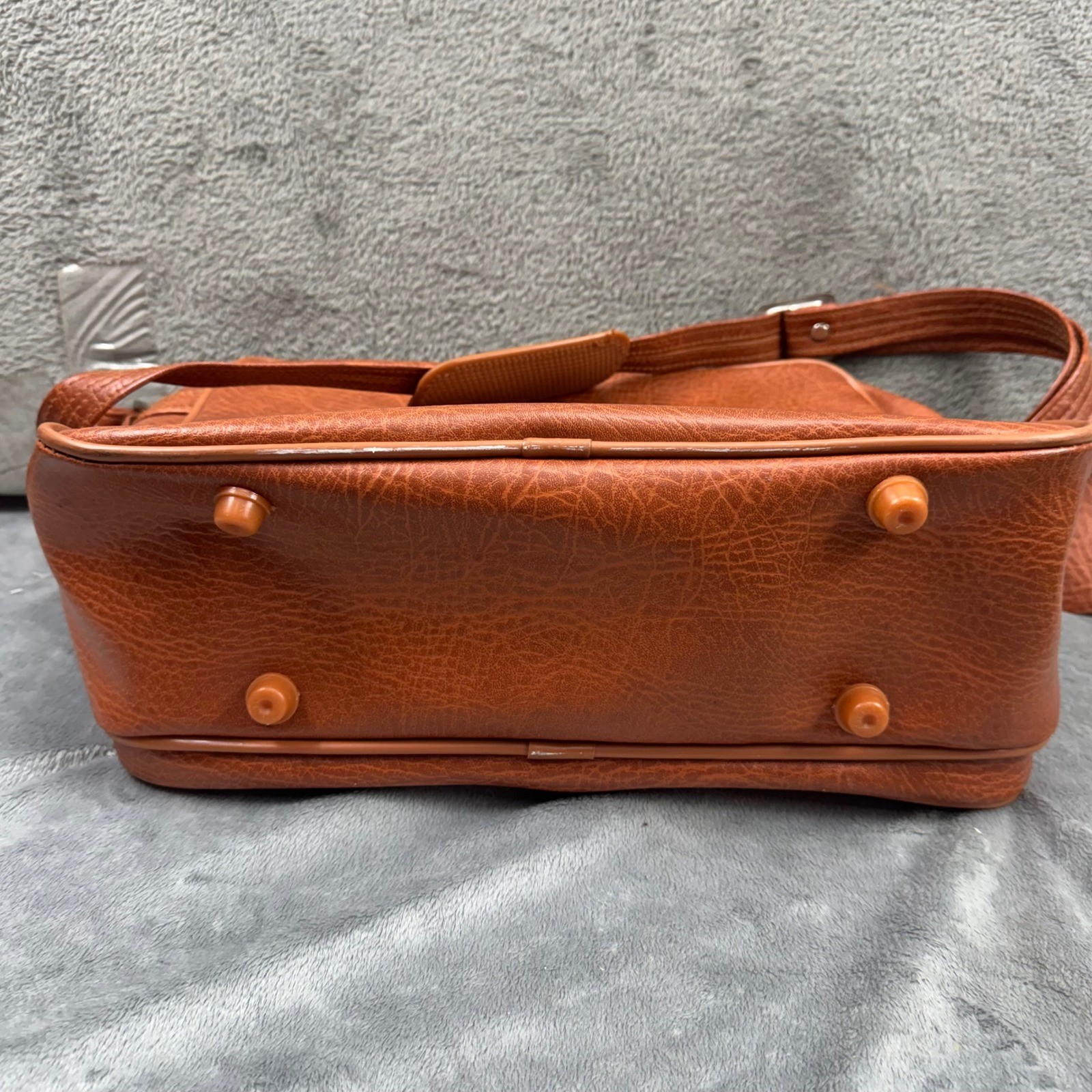 World Traveler Shoulder Bag Unisex OS Brown Excellent Vintage Retro Flight Bag