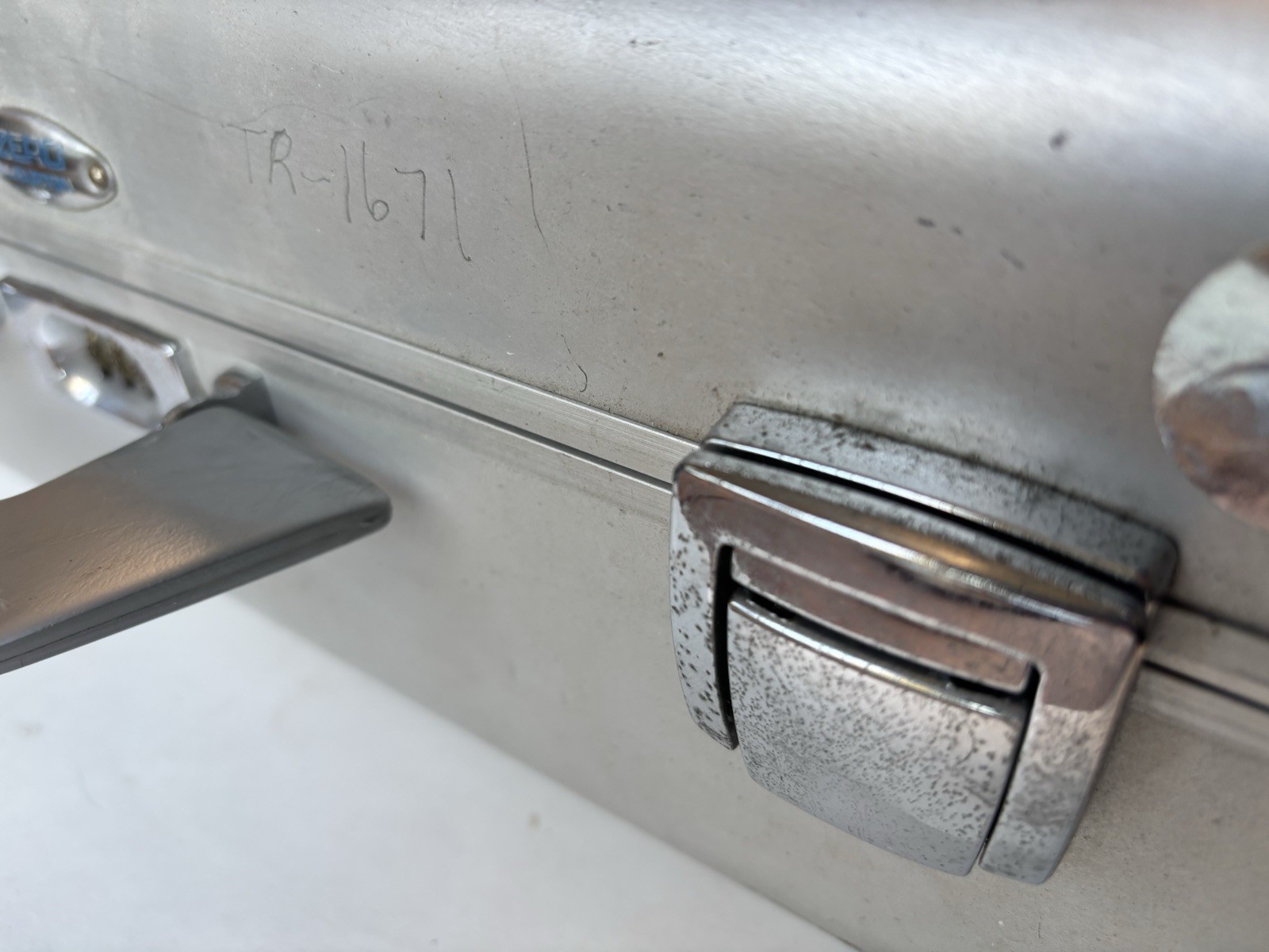 Vintage Zero Halliburton Aluminum Case 18x13x6 Combo Lock Briefcase Suitcase slv