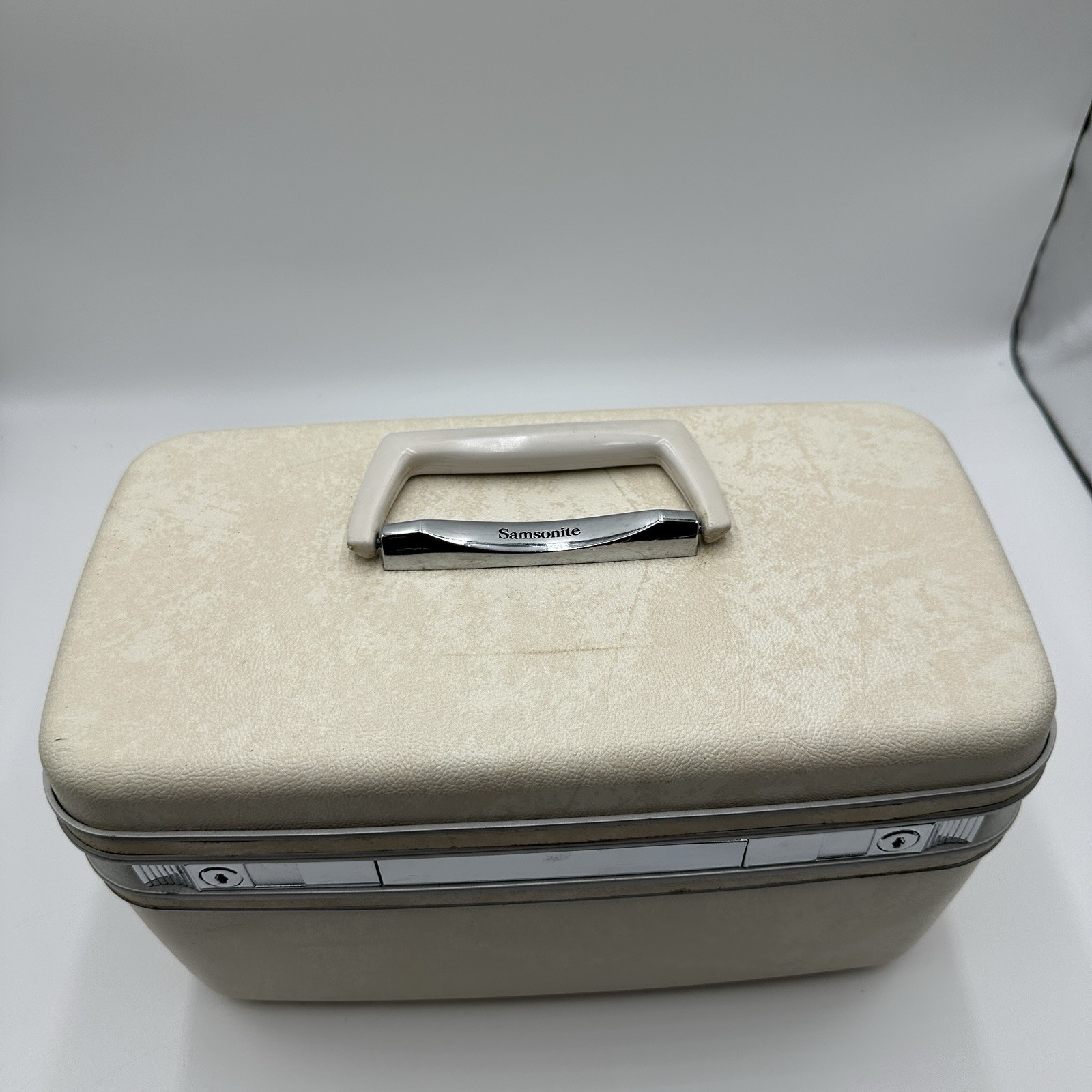 VTG Samsonite Silhouette Train Case Tray Key Luggage Makeup Mirror Beige Travel