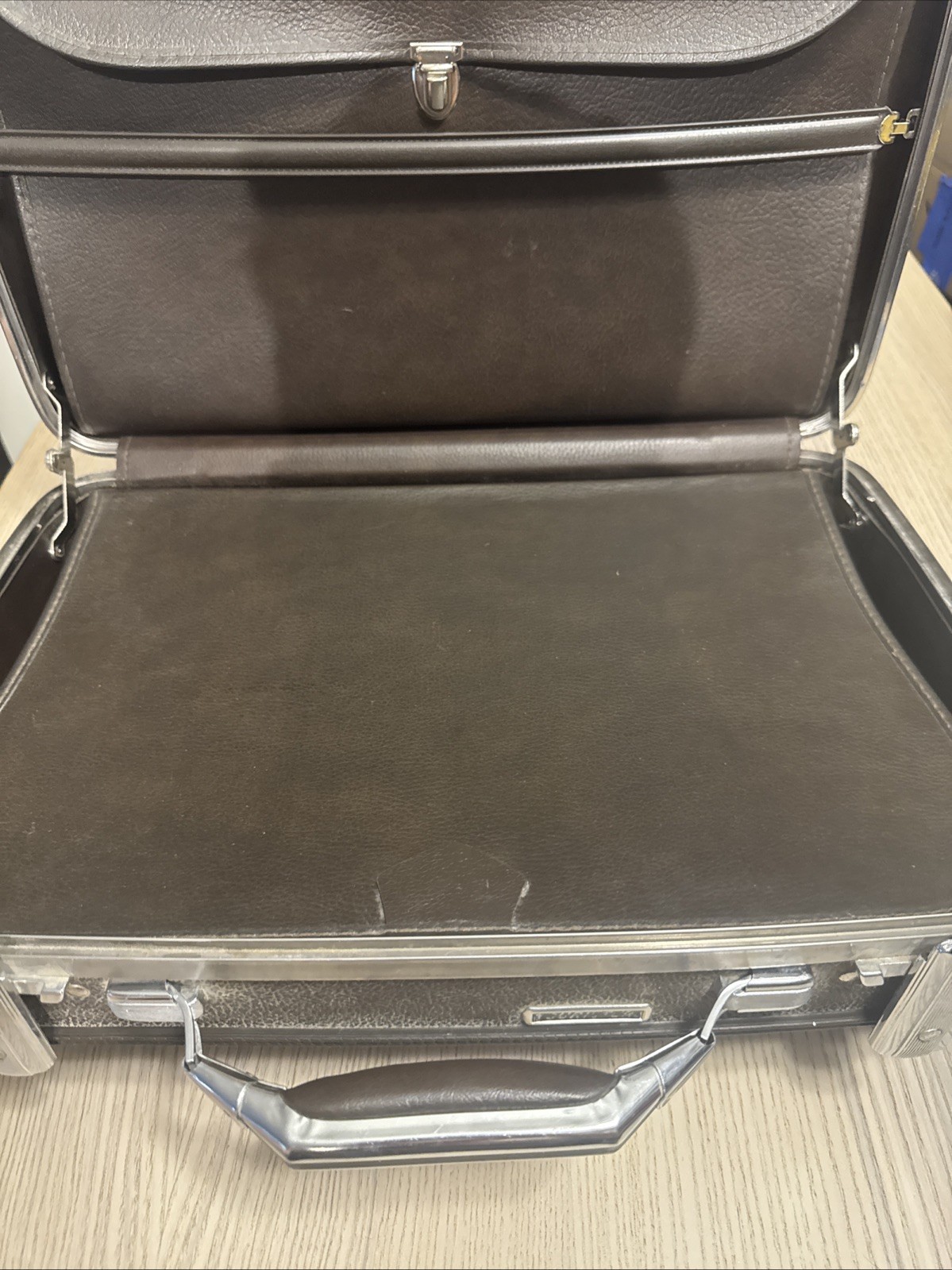 Vintage American Tourister Suitcase Hard Shell Luggage Brown 1970s Travel Prop L