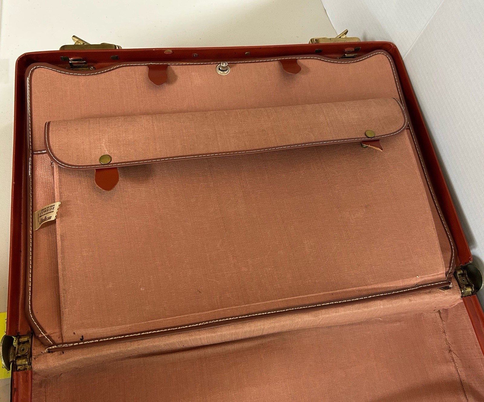 VTG Maximillian Top Grain 21” Leather Suitcase Chestnut Brown 21” X 2 Keys