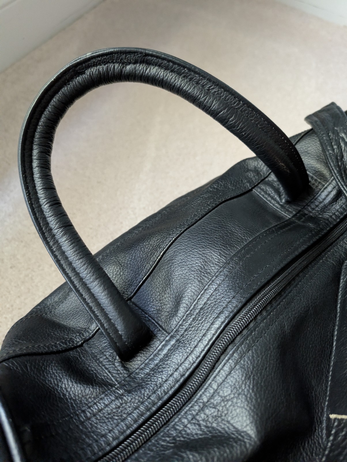 Vintage Johnson & Johnson Promo AmeriLeather Duffel Travel Bag Black 20″ Luggage