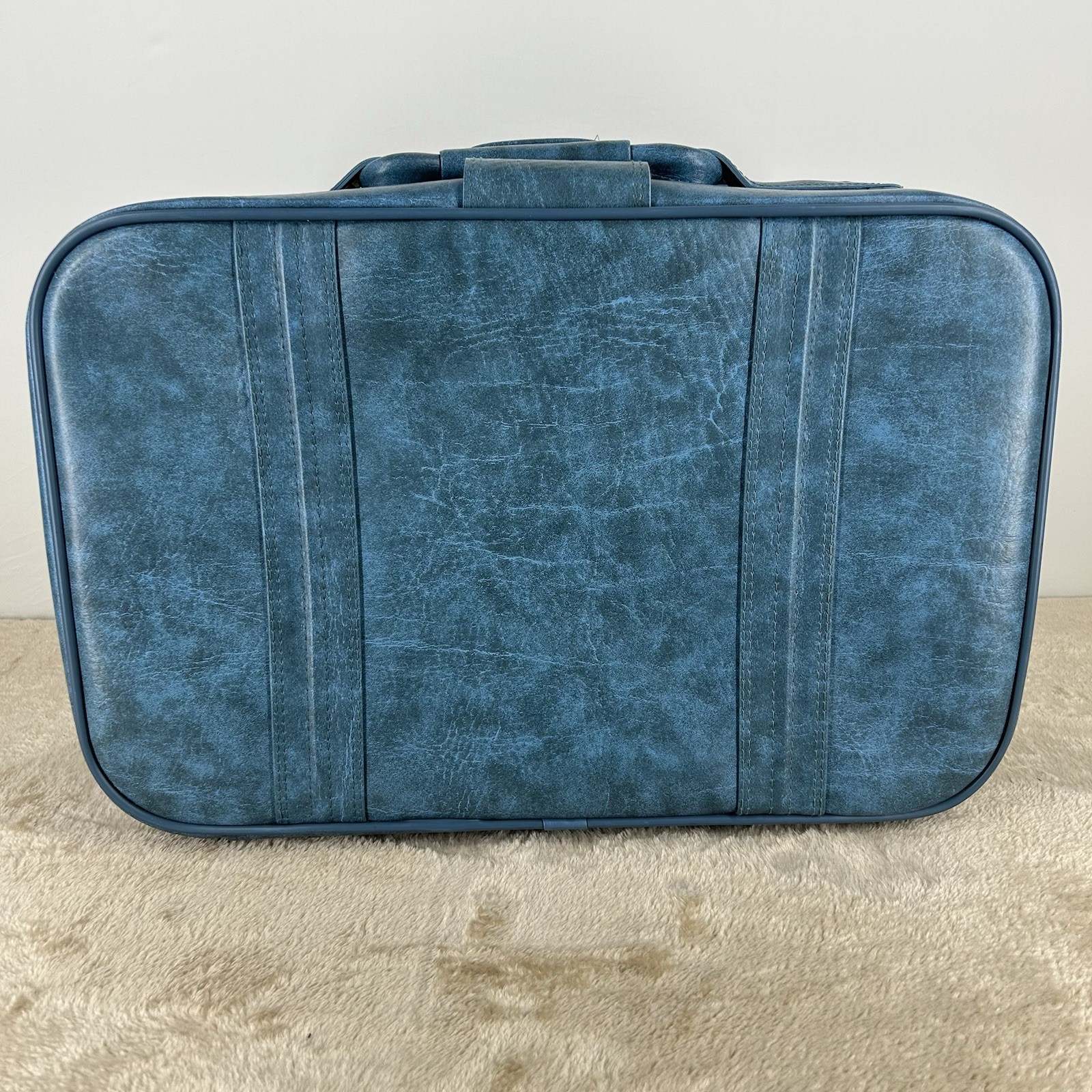 Vintage World Traveler Blue Carry On Suitcase Retro Luggage w Tags