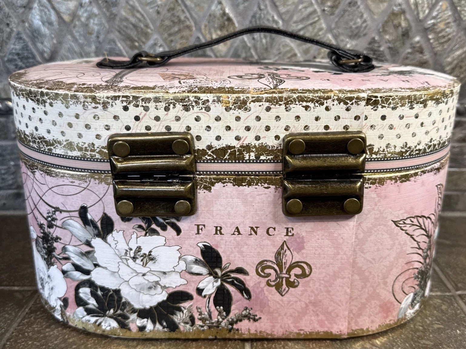 Train Case Pooch & Sweetheart Paris Themed