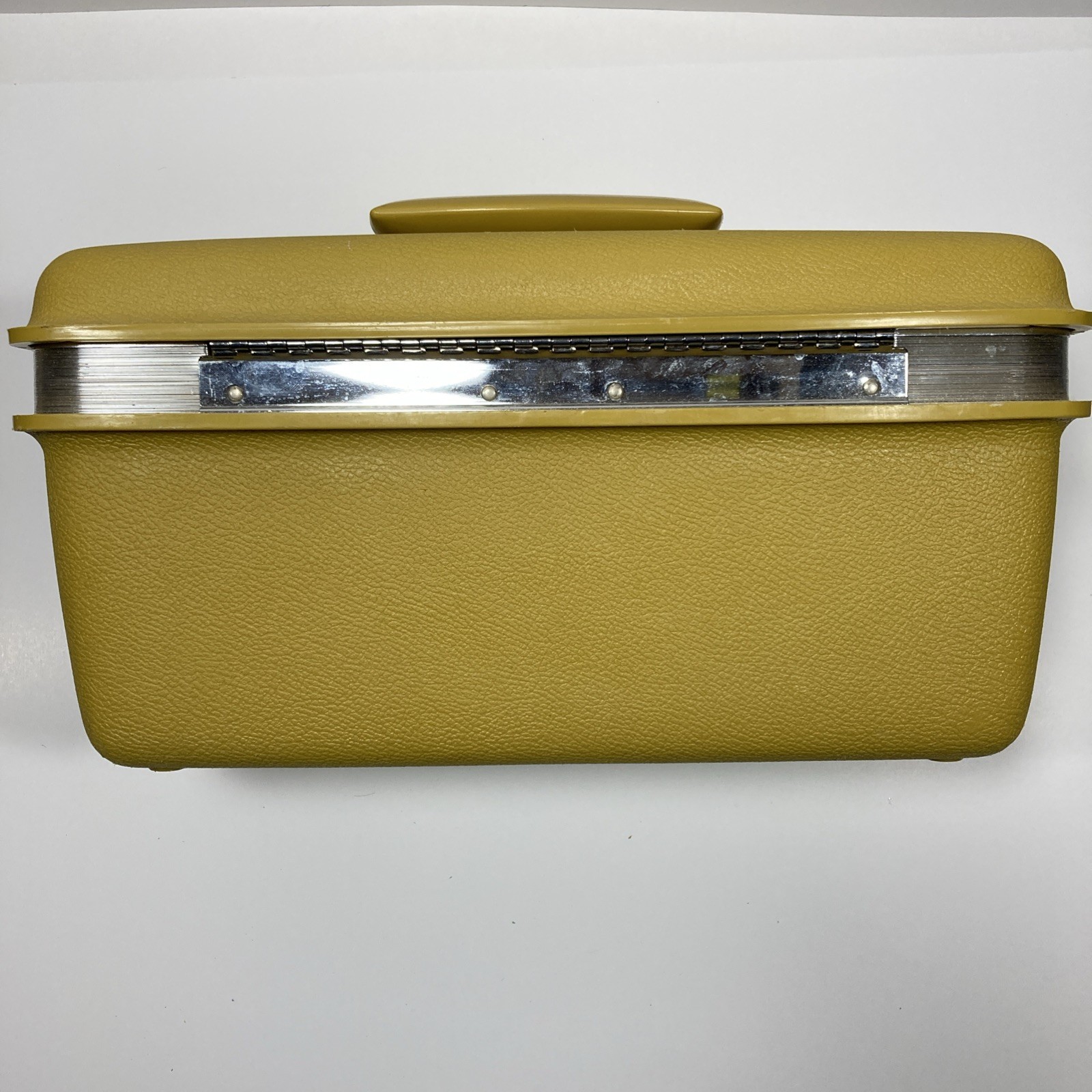 Vintage Yellow Royal Traveler Train Case Carry-On Luggage With Key And Tray