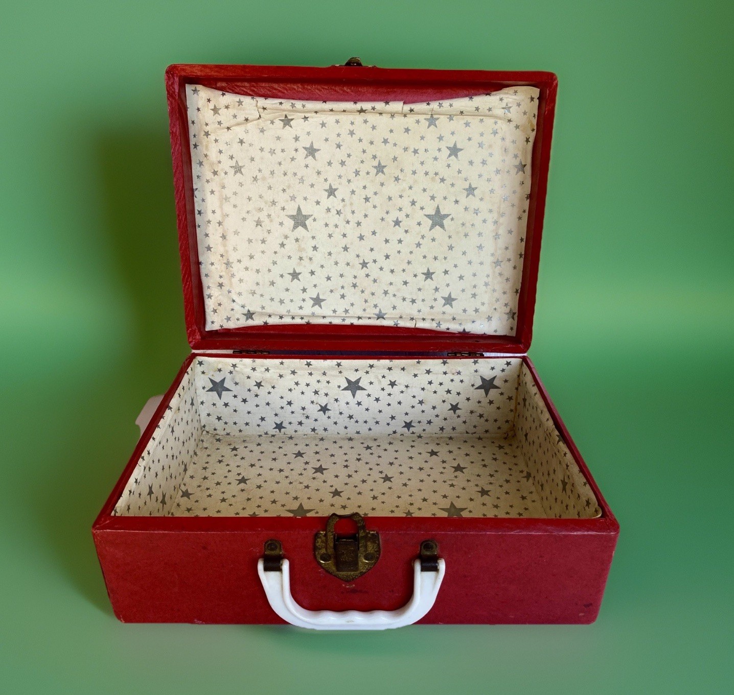 Vintage Red Mid-Century LUCE Child’s Suitcase, Zoo Animal Train, 12″ x 9″ x 5″