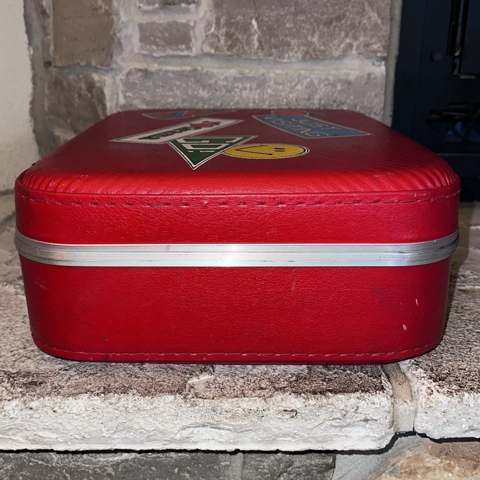 Vintage 1970’s I Love Drama Just Visiting Red Hard Suitcase Travel Bag 16x13x5”