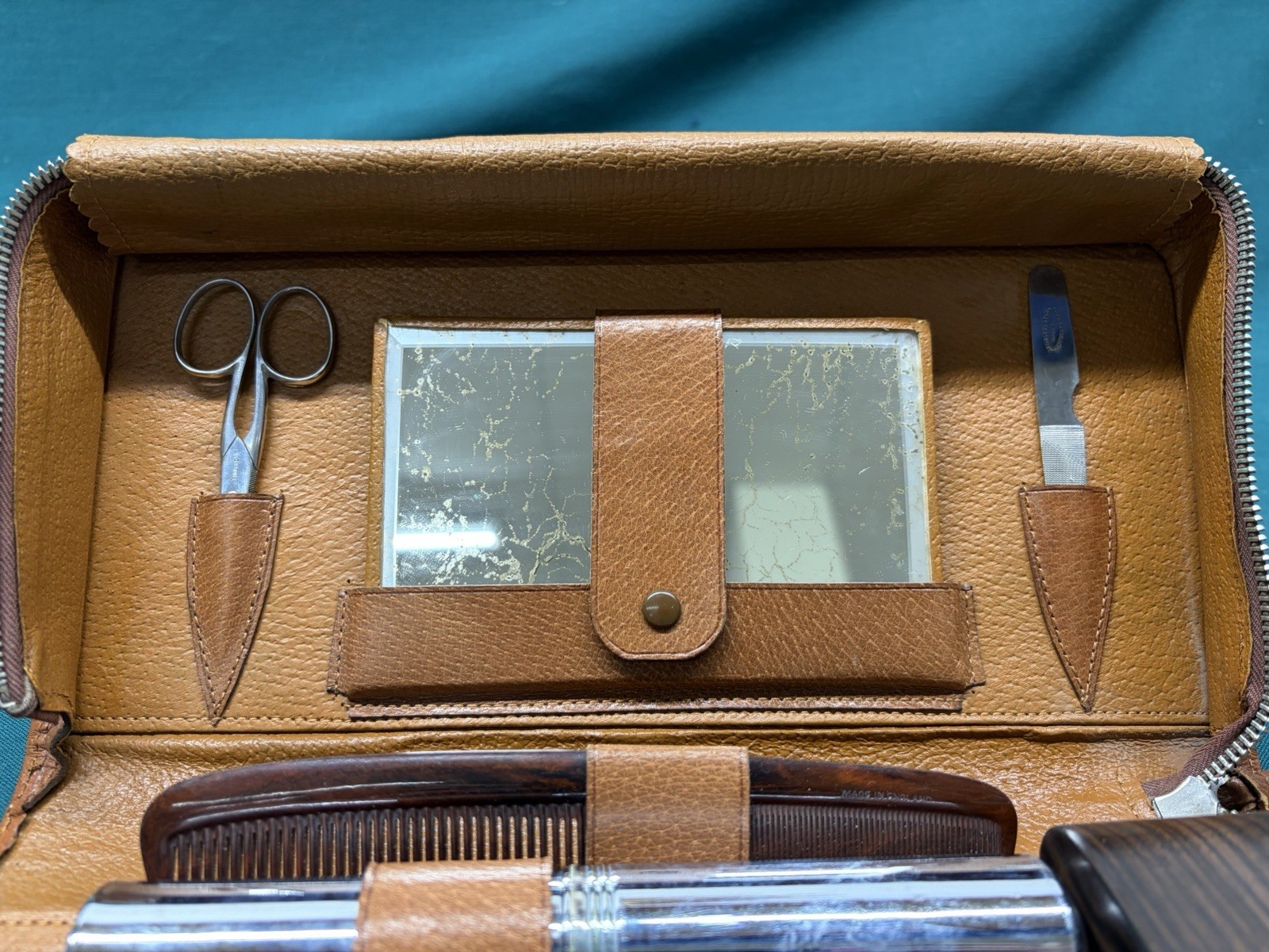 VTG Art Deco Piccadilly Toiletries Travel Case 10 pc Set + Razor Made in England