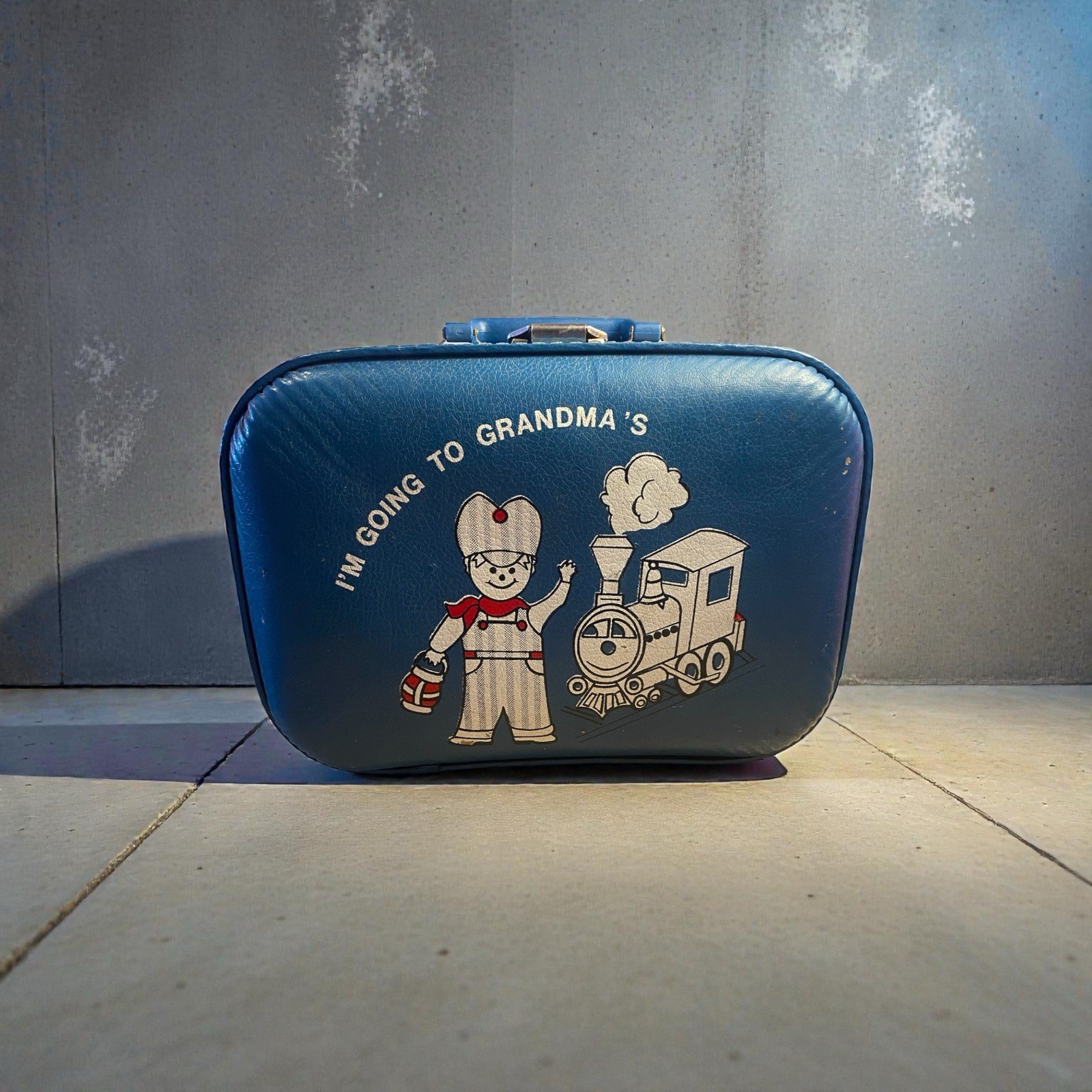 VTG Mid Century Blue Hard Sided “I’m Going To Grandmas” Suitcase