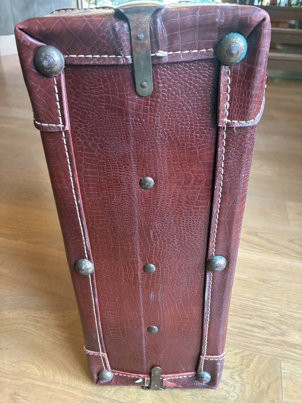 Vintage brown leather suitcase from Olympic Luggage Corporation-blue gingham int