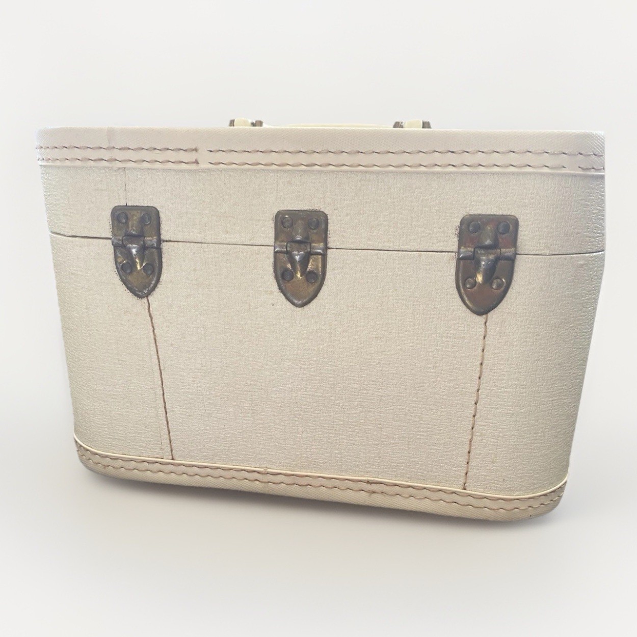 Vintage Train Case/Beauty Box~Off White~