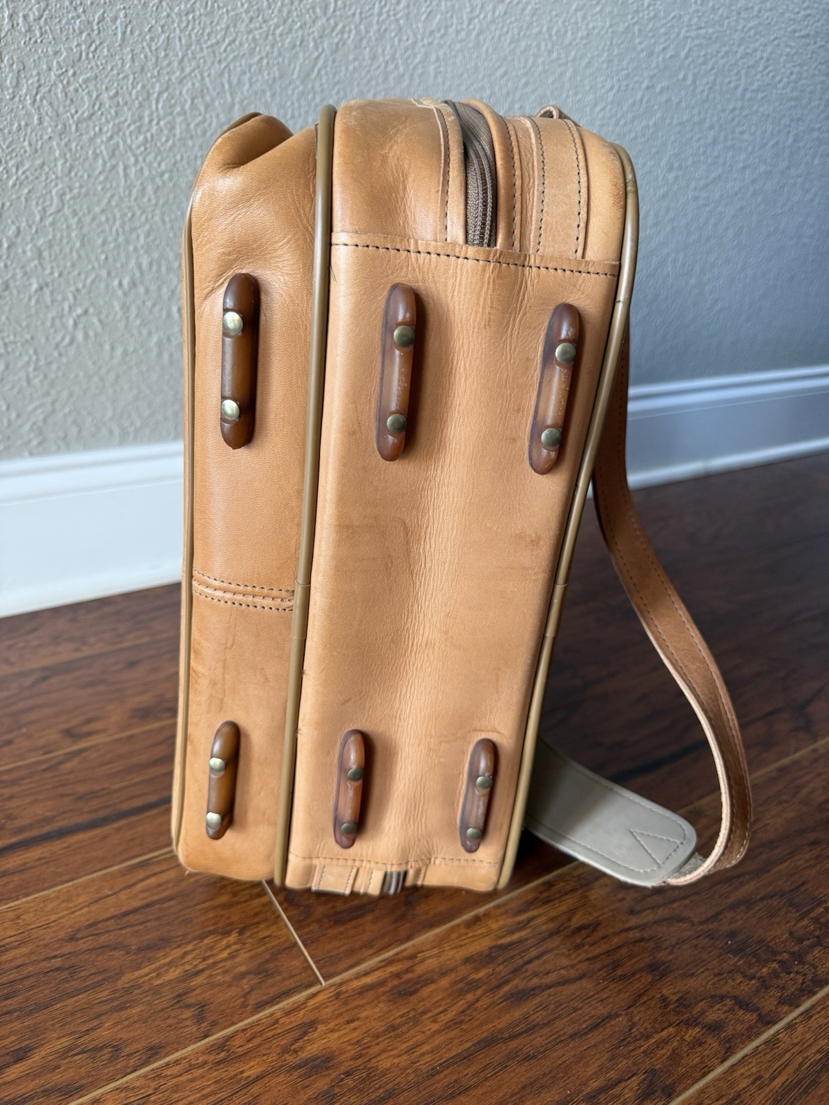 Hartmann Leather Travel Carry On Brown Messenger Leather Laptop Vintage Luxury