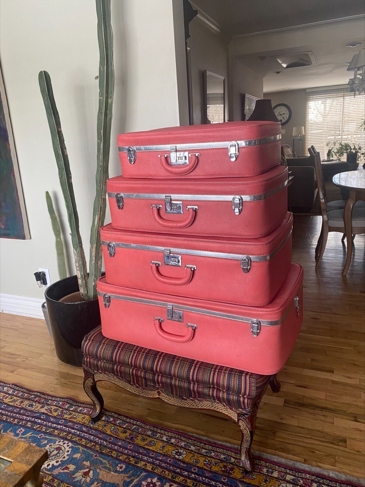 Ventura Co pink suit case luggage retro 1960 fabulous vintage suitcases 